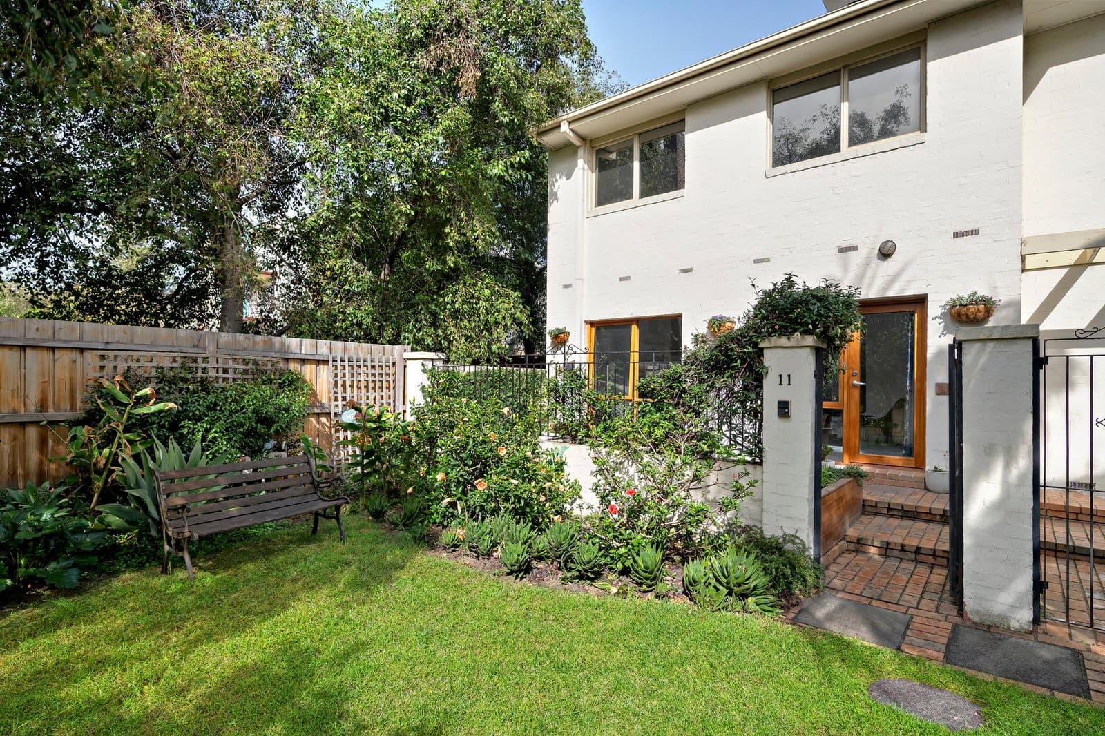 11/43 Acland Street, St Kilda - Image 1