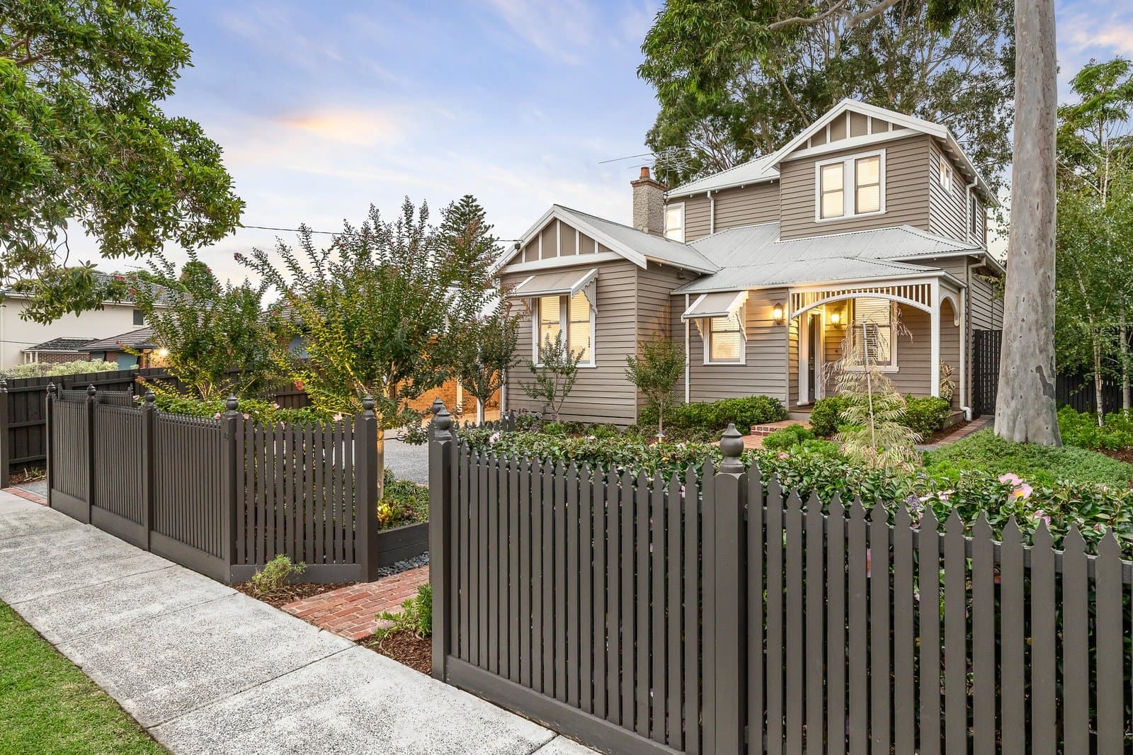 18 Thornton Avenue, Surrey Hills - Image 1
