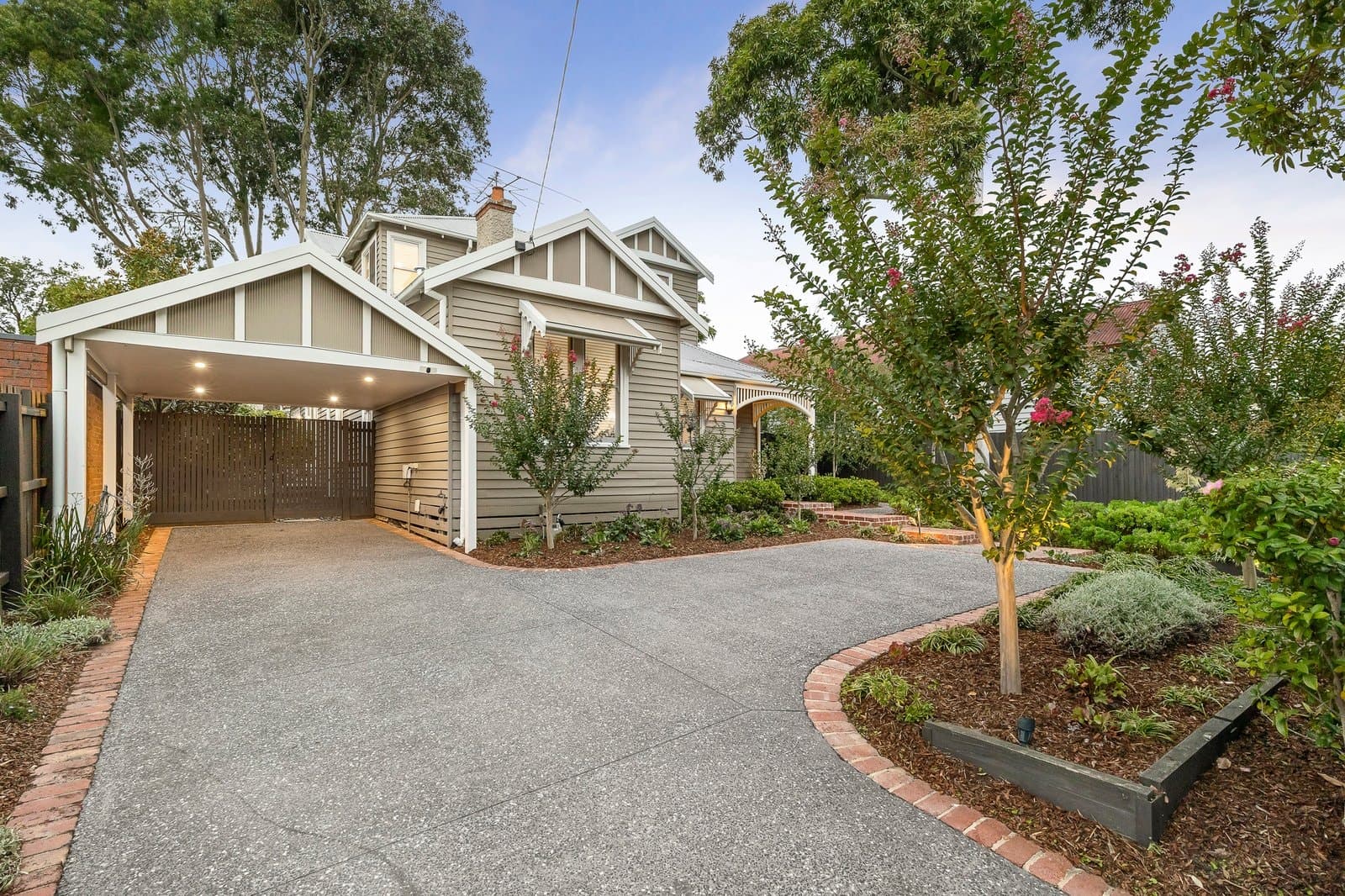 18 Thornton Avenue, Surrey Hills - Thumbnail 3