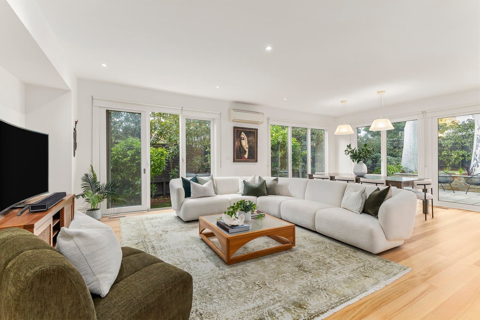 18 Thornton Avenue, Surrey Hills - Thumbnail 4