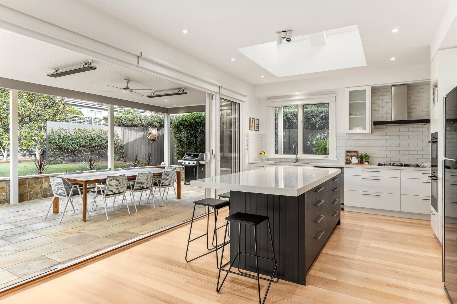18 Thornton Avenue, Surrey Hills - Thumbnail 8