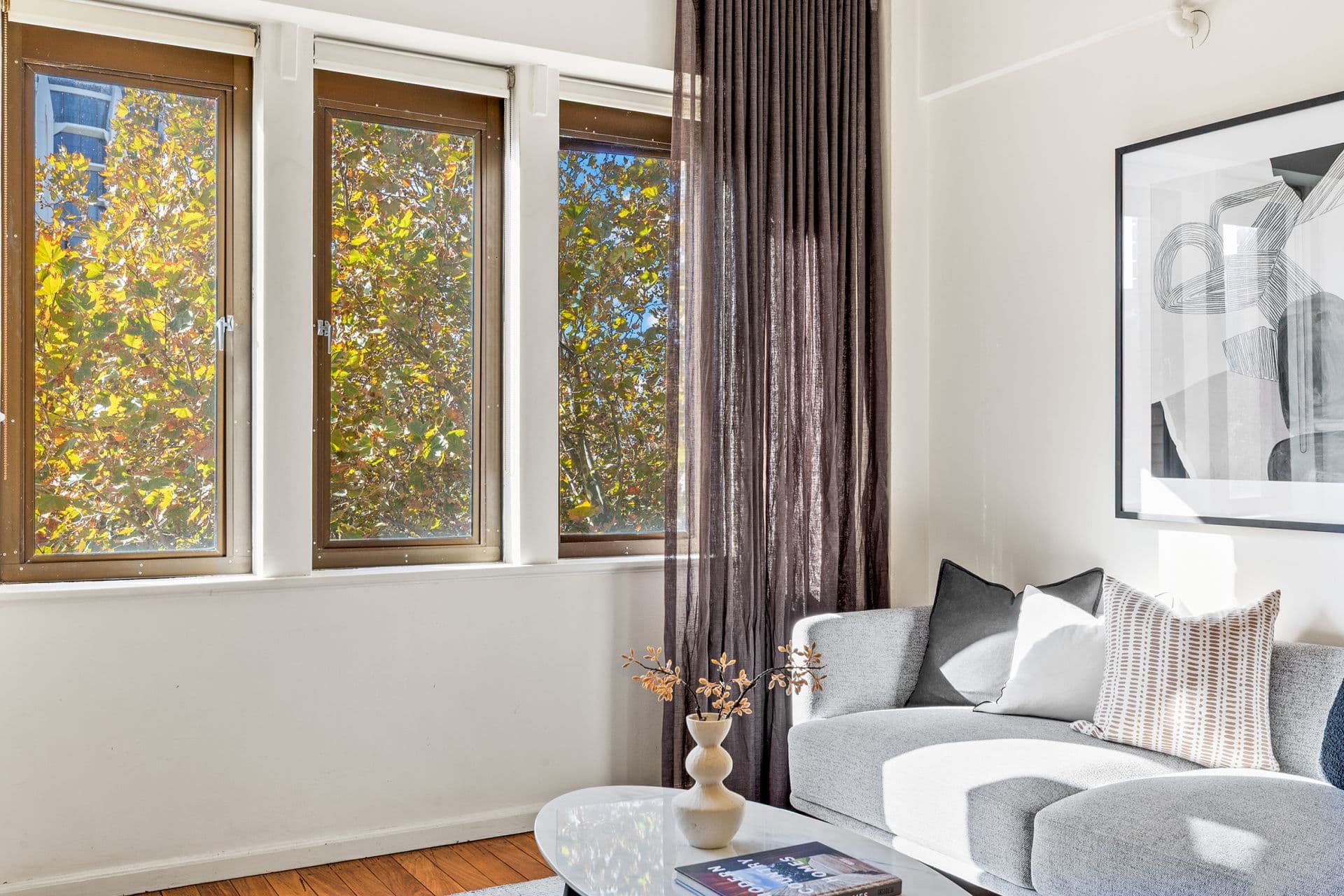 Just a moment..., Potts Point - Thumbnail 5