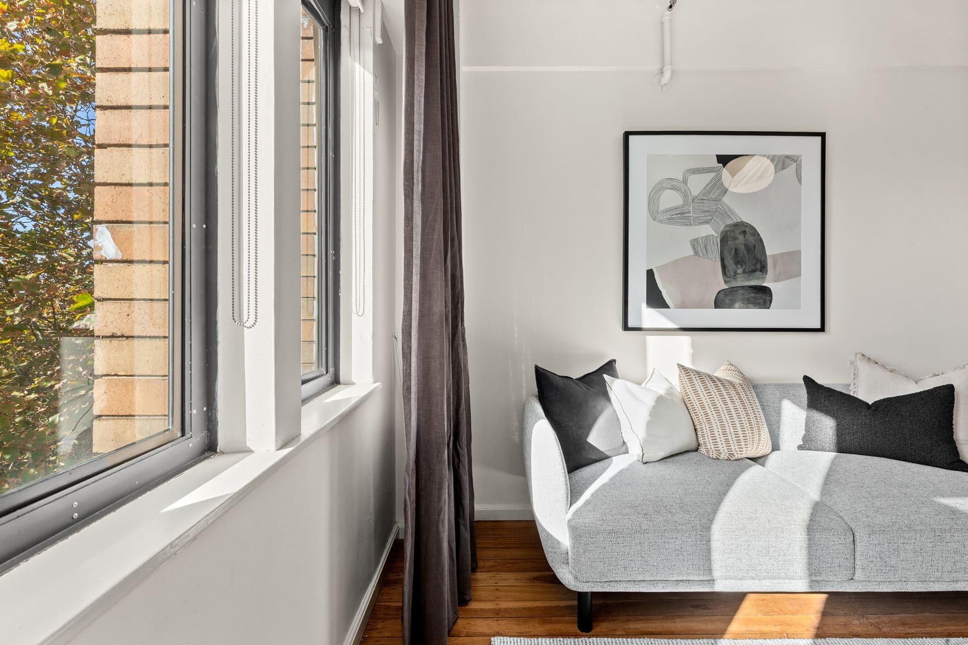 Just a moment..., Potts Point - Thumbnail 6