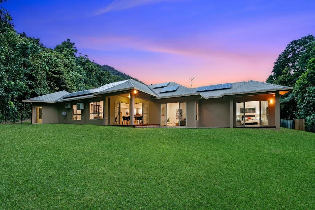 7 Hughes Close, REDLYNCH, QLD, 4870, Redlynch - Thumbnail 2