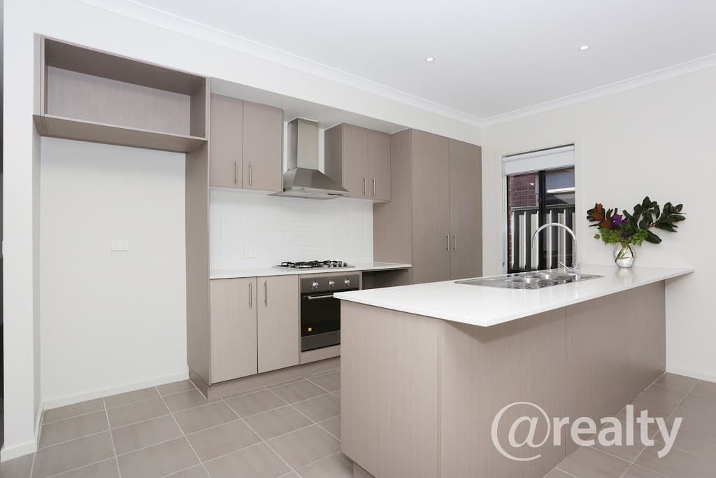 28 Craigmoor Crescent, Mernda, VIC, 3754, Mernda - Thumbnail 2