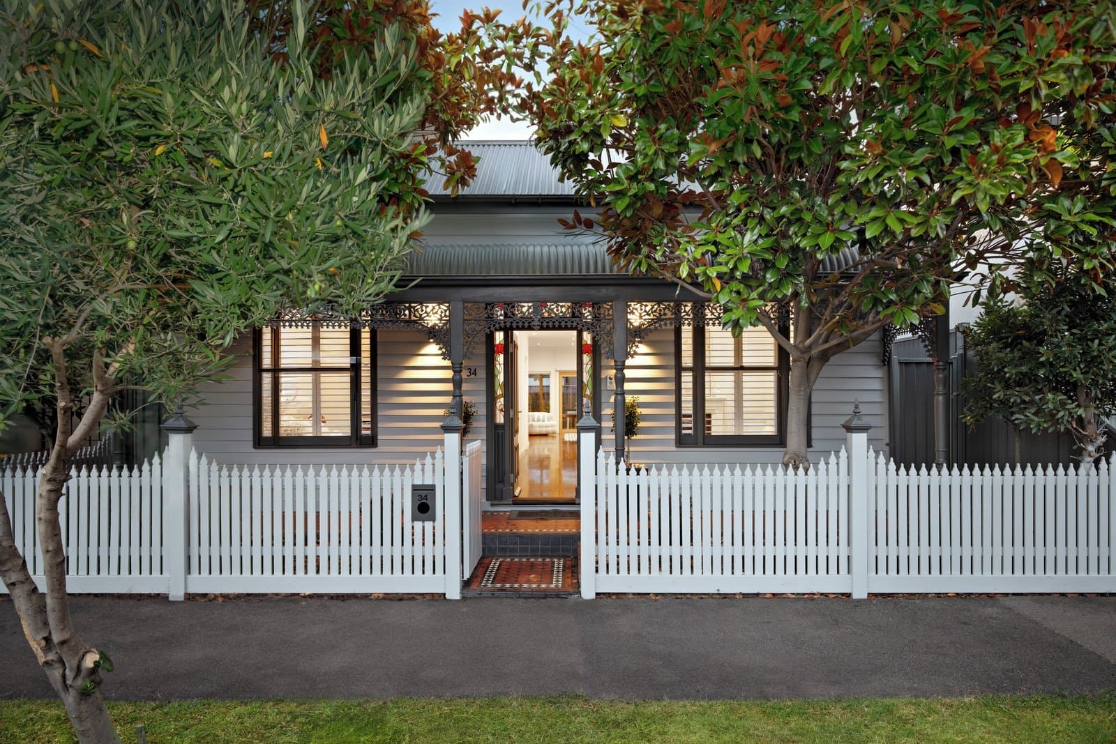 34 Dinsdale Street, Albert Park - Image 1
