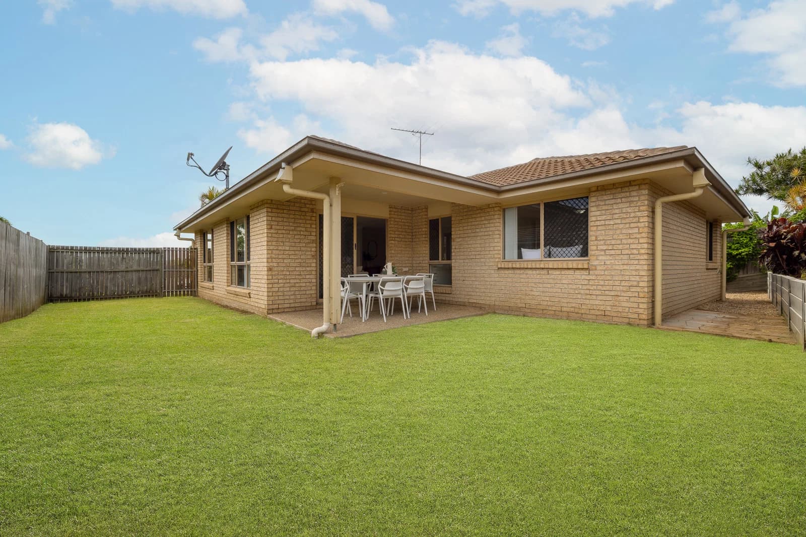 9 Patricia Place, Redbank Plains, QLD, 4301, Redbank Plains - Thumbnail 2