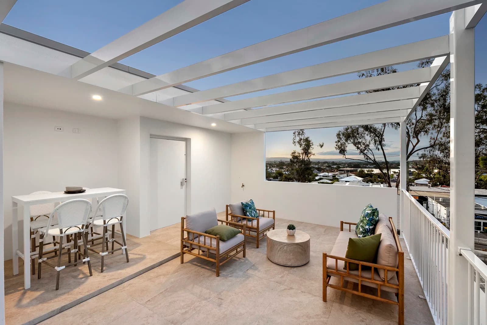 1/64 West Burleigh Road, Burleigh Heads, QLD, 4220, Burleigh Heads - Thumbnail 2