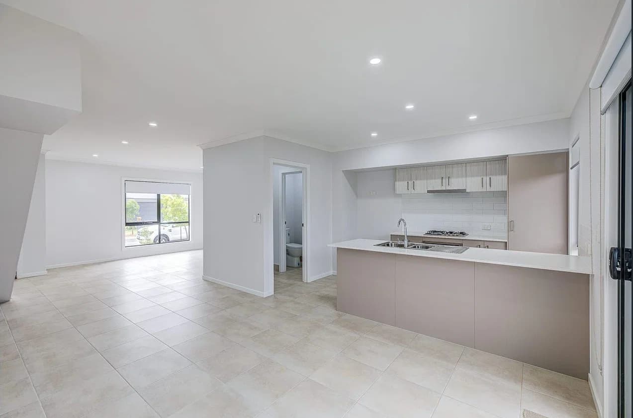 69 Sutherland Drive, Strathpine, QLD, 4500, Strathpine - Thumbnail 3