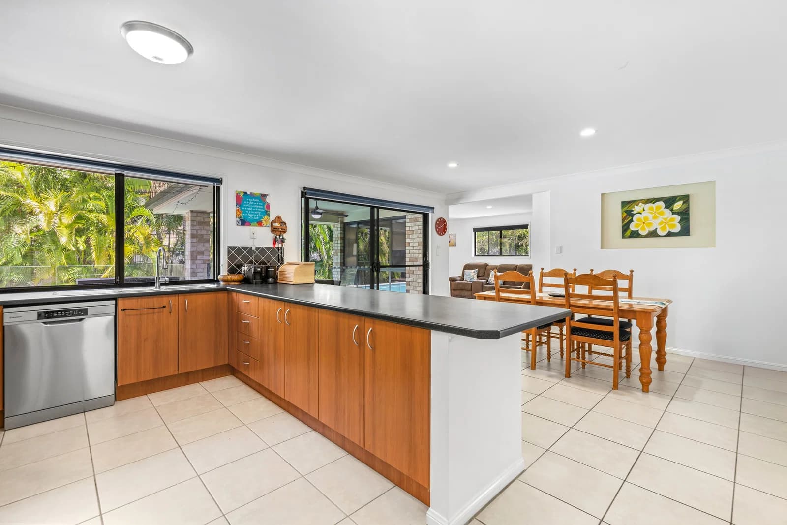 25 Maddock Avenue, Mooloolah Valley, QLD, 4553, Mooloolah Valley - Thumbnail 8