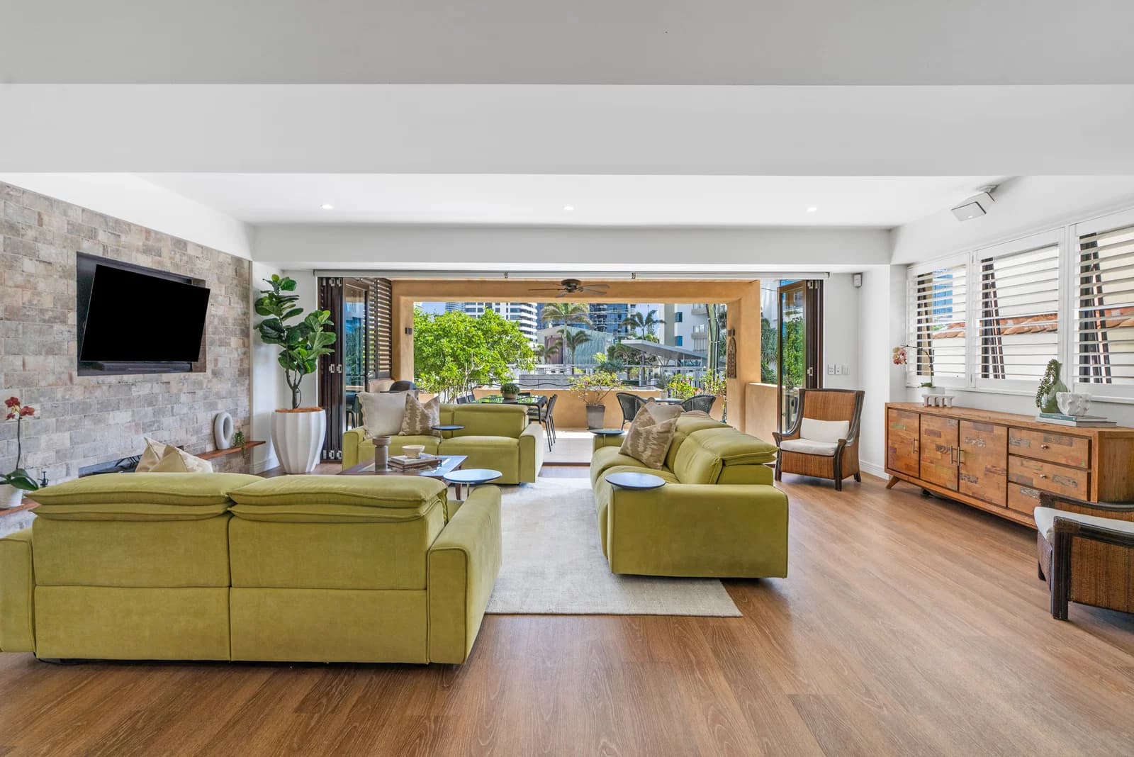 1/10 Peerless Avenue, Mermaid Beach, QLD, 4218, Mermaid Beach - Thumbnail 3