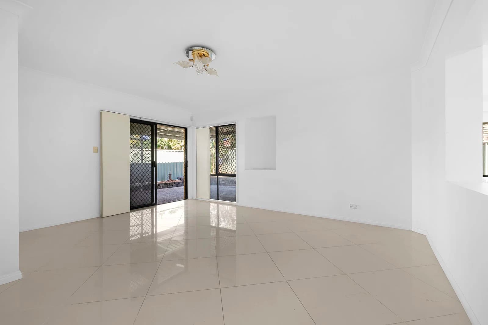 321 Cliveden Avenue, Oxley, QLD, 4075, Oxley - Thumbnail 8