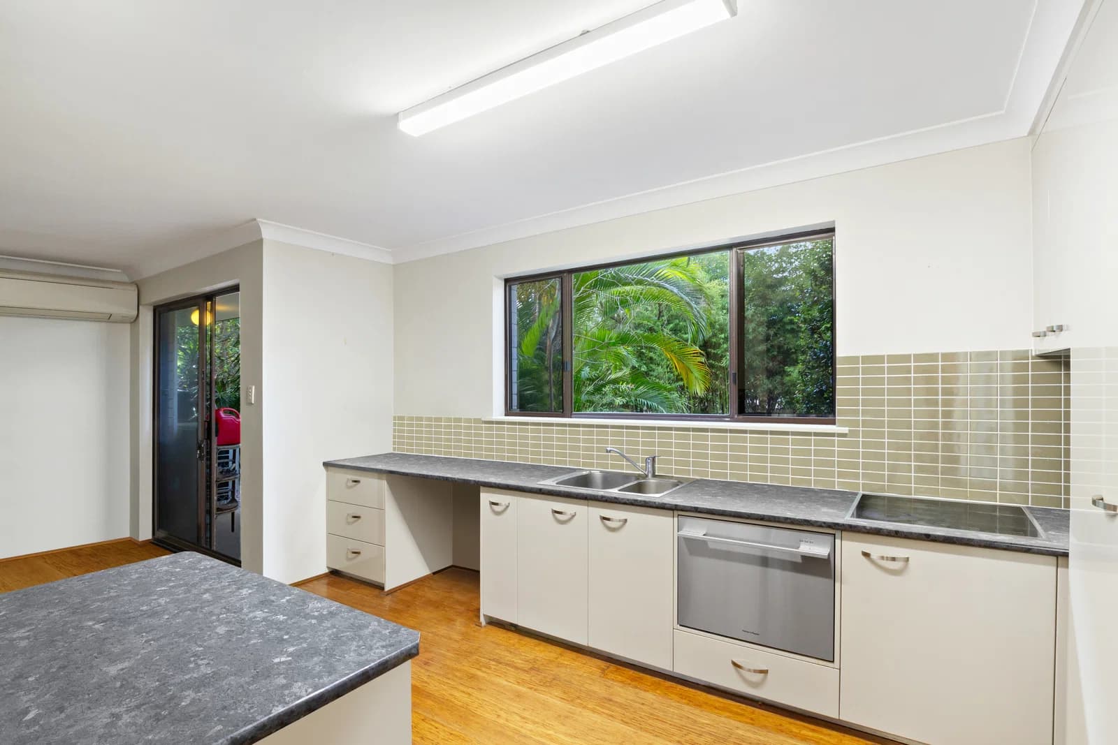 2/5 Grosvenor Road Indooroopilly QLD 4068, Indooroopilly - Thumbnail 3