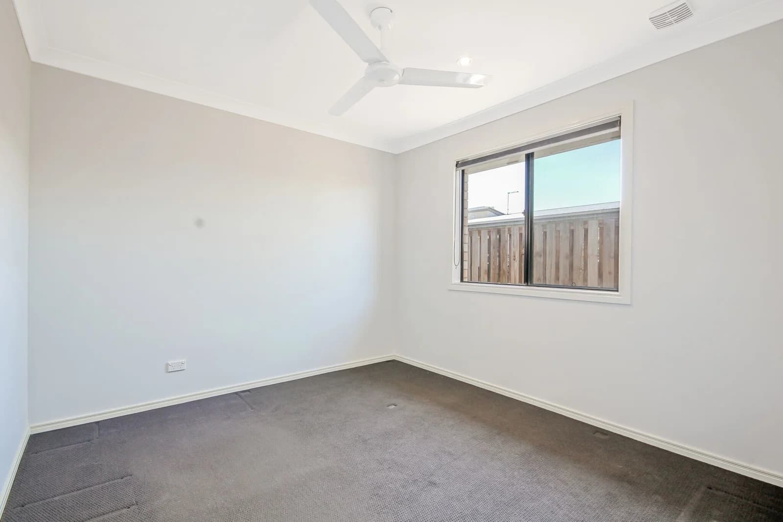 17 Honeyeater Crescent, Dakabin, QLD, 4503, Dakabin - Thumbnail 5