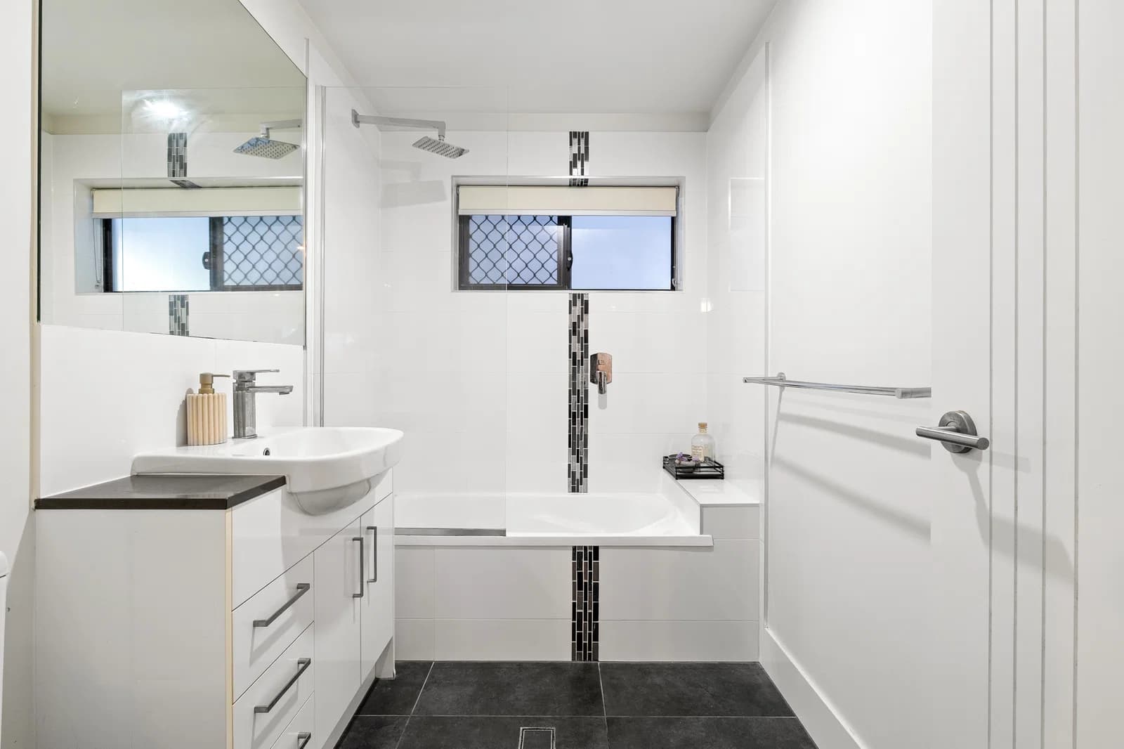 1/2 Hicks Street, Mount Gravatt East, QLD, 4122, Mount Gravatt East - Thumbnail 7