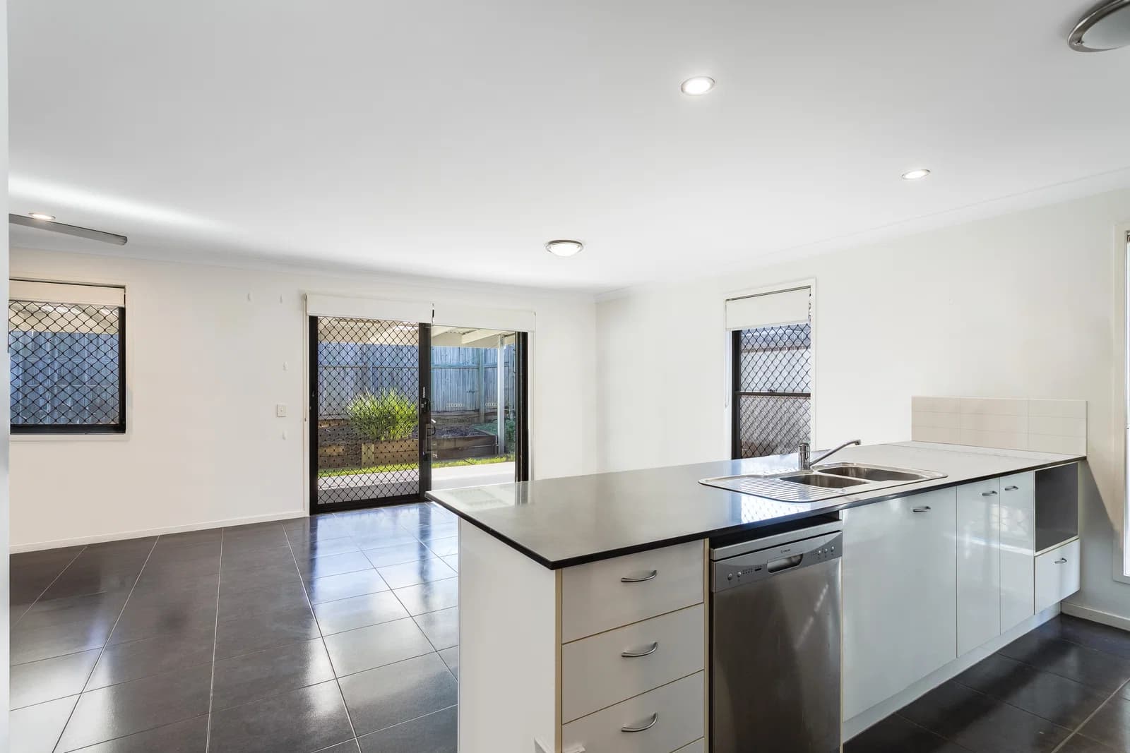 31 Olsen Circuit, Kallangur, QLD, 4503, Kallangur - Thumbnail 3