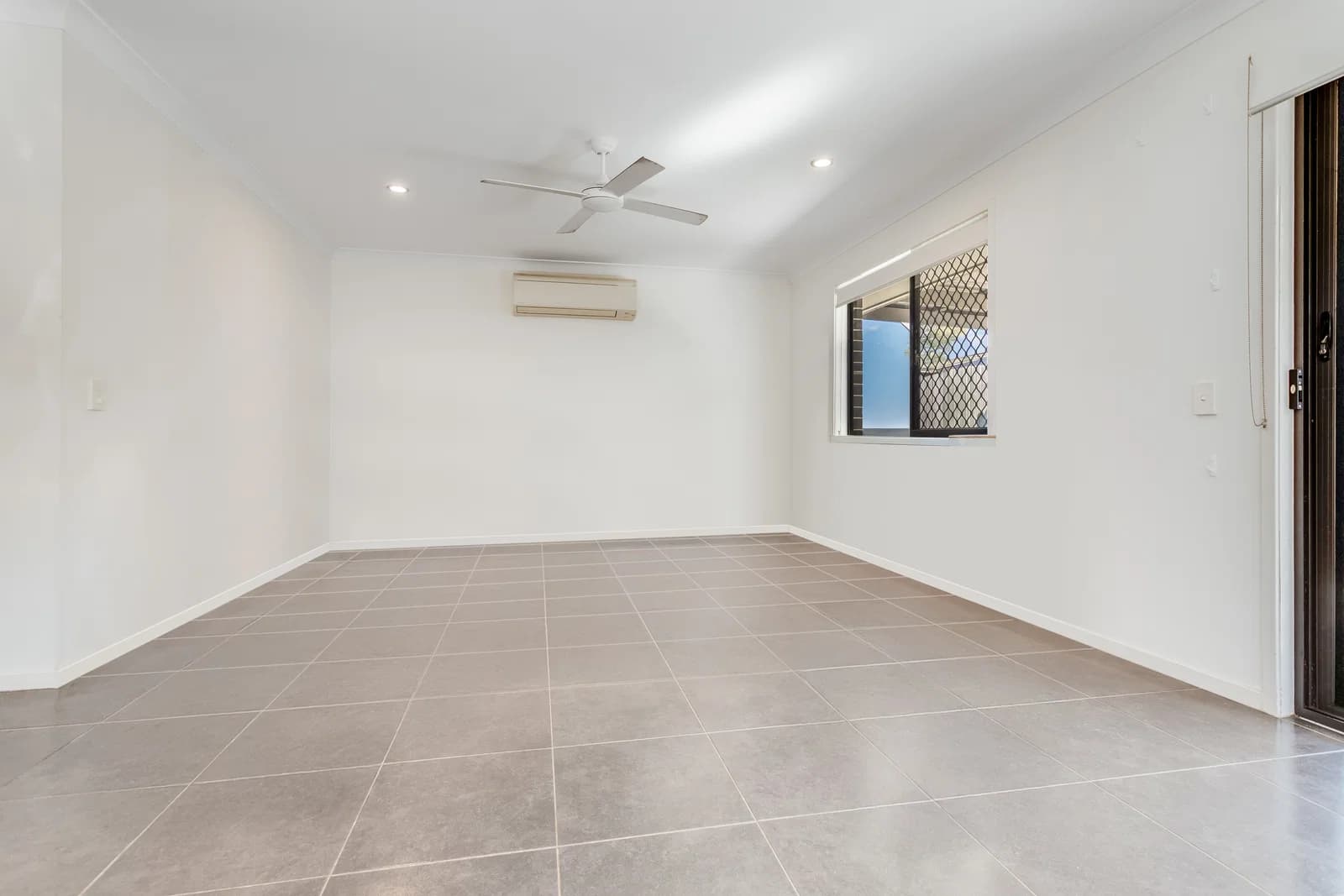 31 Olsen Circuit, Kallangur, QLD, 4503, Kallangur - Thumbnail 4