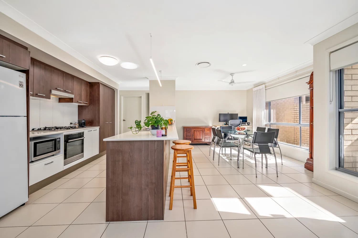 10 Wildwood Circuit, Mango Hill, QLD, 4509, Mango Hill - Thumbnail 3