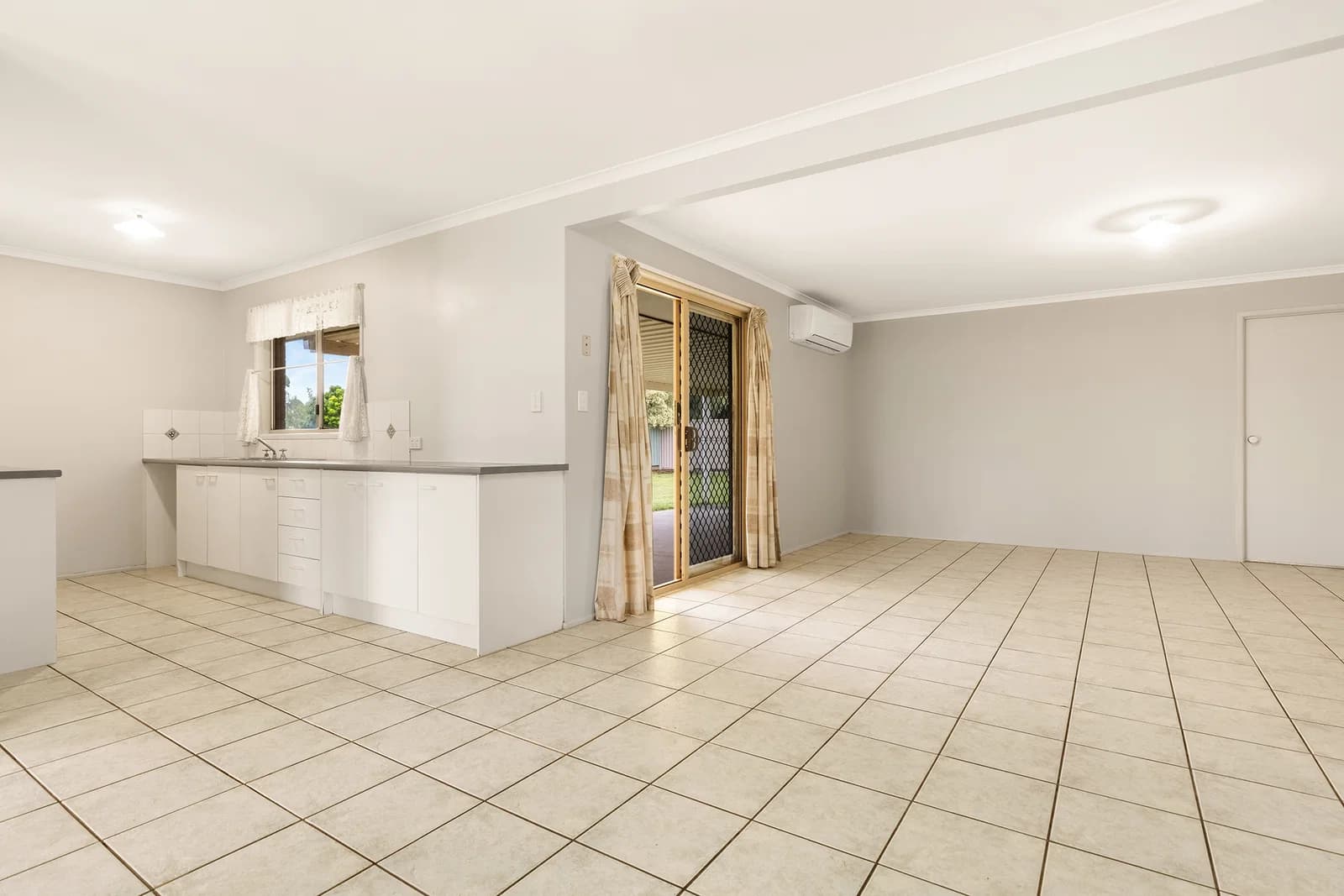12 Hadley Court, Boronia Heights, QLD, 4124, Boronia Heights - Thumbnail 4