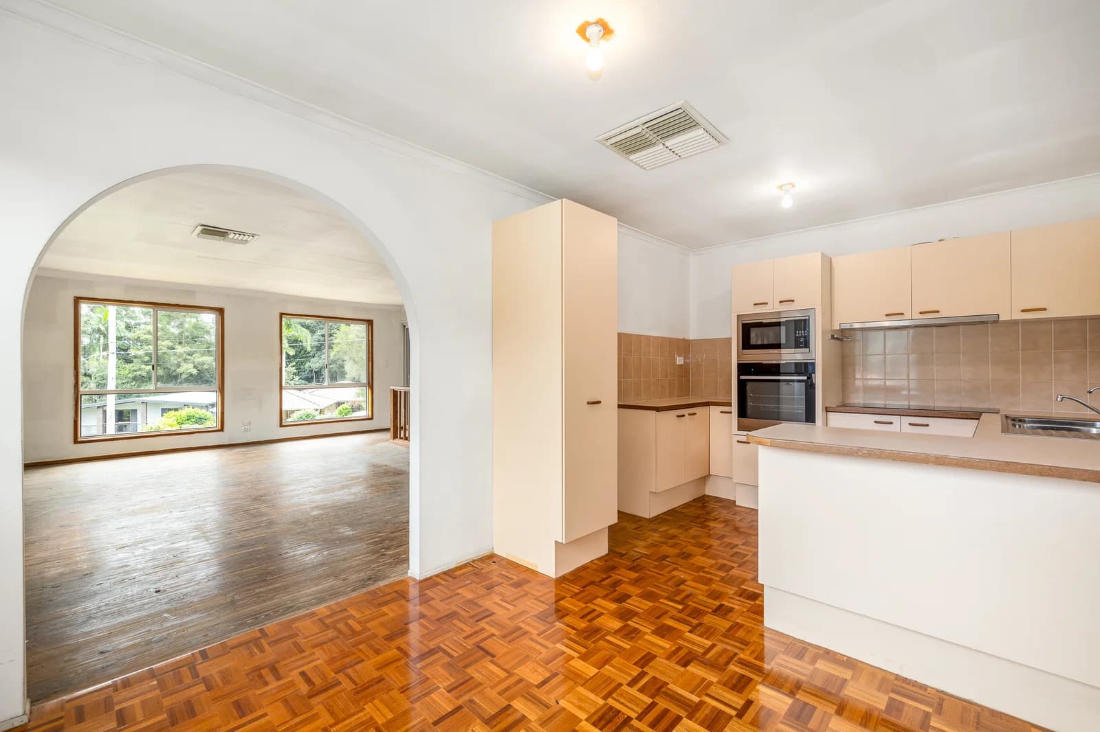1 Portley Street, Bundamba, QLD, 4304, Bundamba - Thumbnail 5