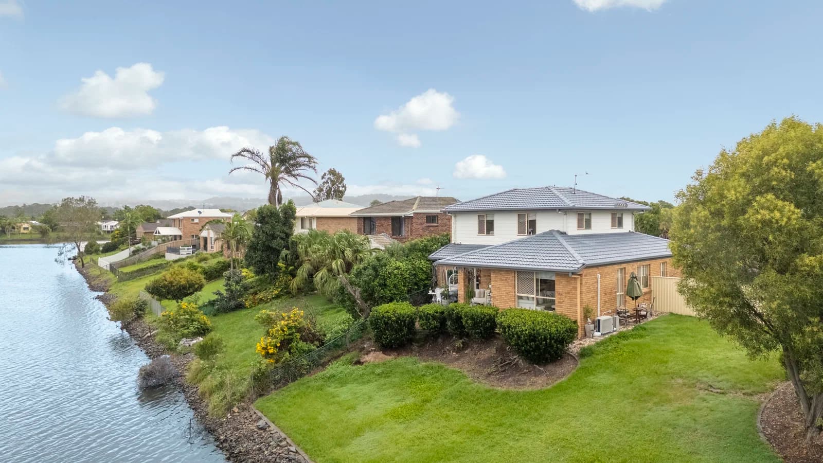 6 Seafoam Close, Varsity Lakes, QLD, 4227, Varsity Lakes - Thumbnail 2