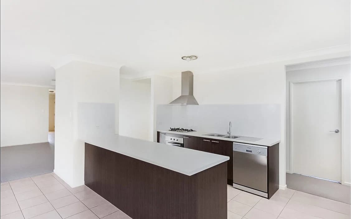 6 Anne Street, Augustine Heights, QLD, 4300, Augustine Heights - Thumbnail 3
