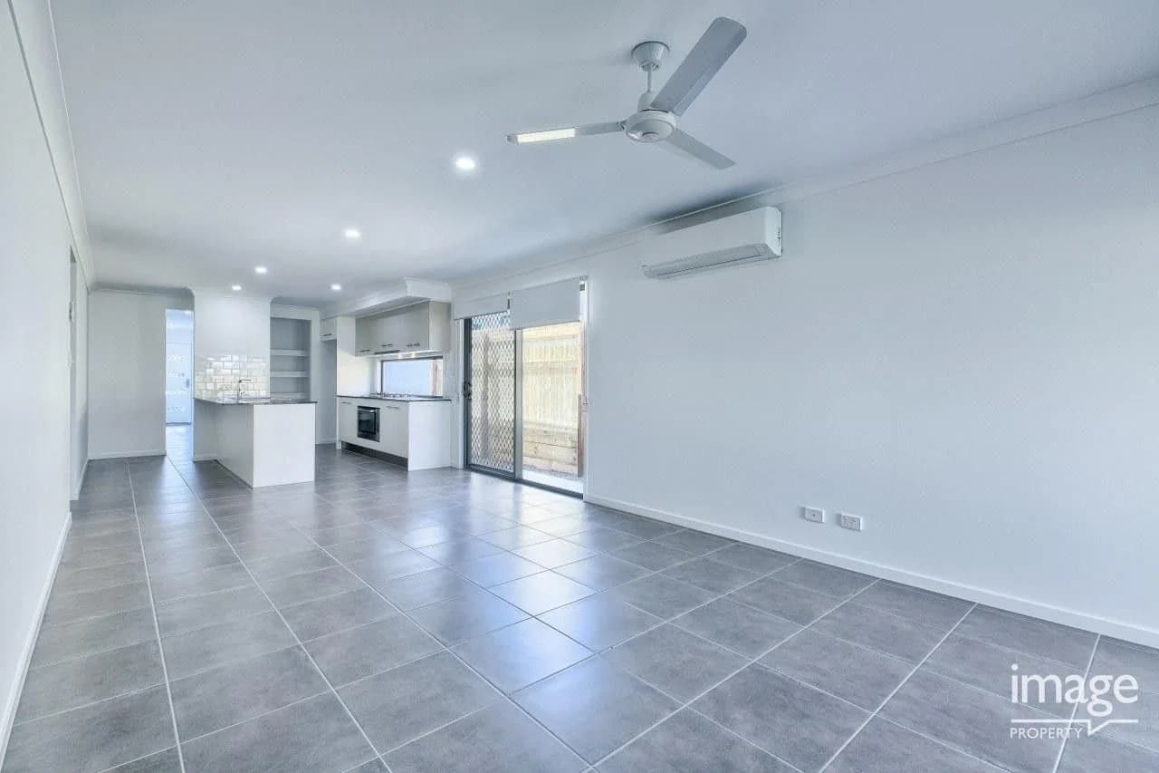 6 Santiago Crescent, Spring Mountain, QLD, 4300, Spring Mountain - Thumbnail 3