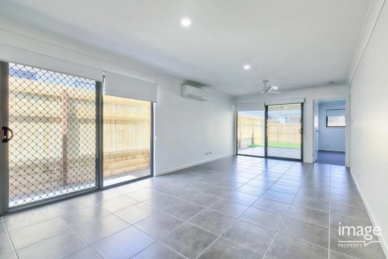 6 Santiago Crescent, Spring Mountain, QLD, 4300, Spring Mountain - Thumbnail 4