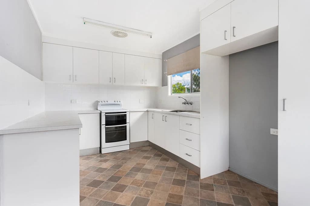 6 McLeod Street, Basin Pocket, QLD, 4305, Basin Pocket - Thumbnail 4