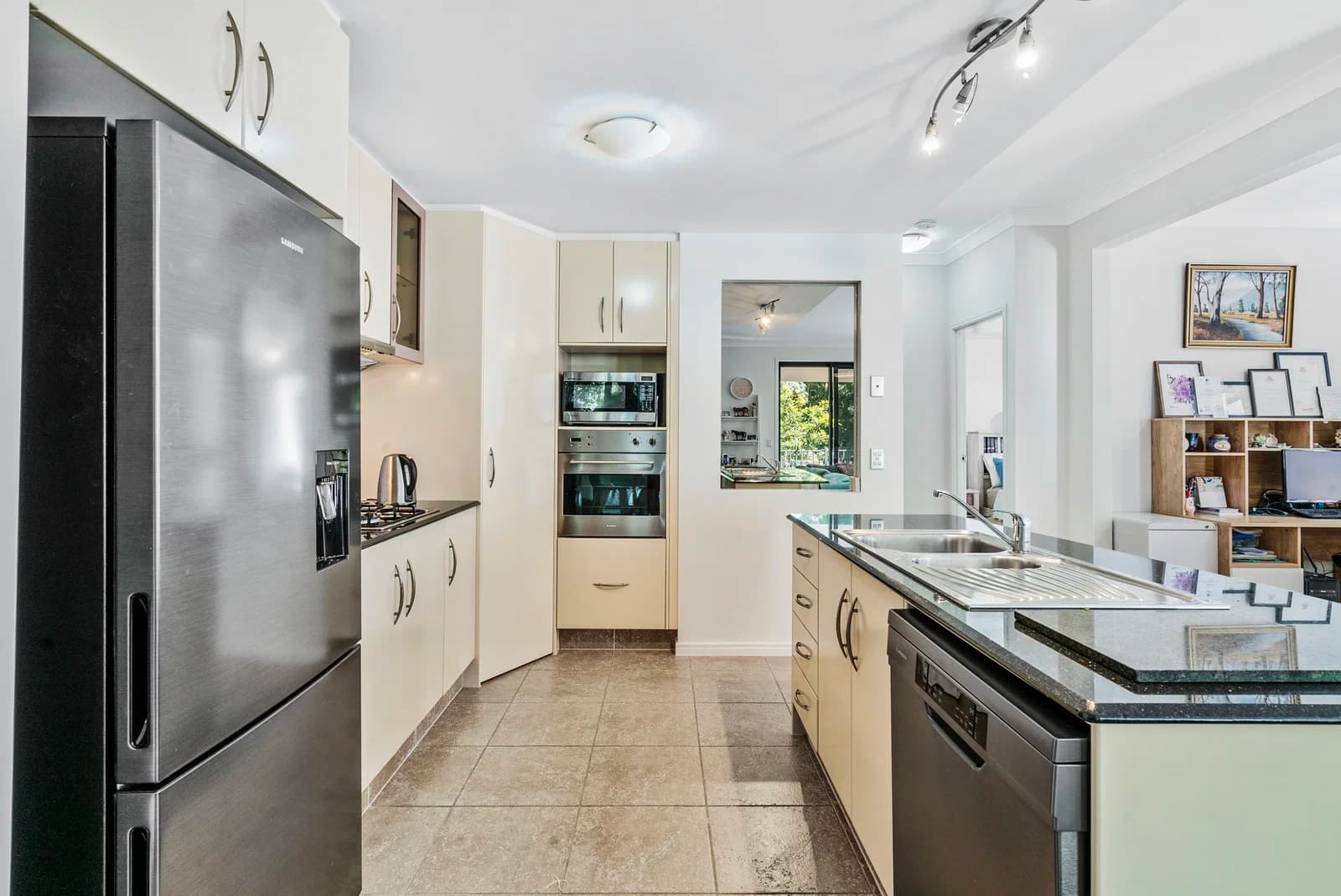 1051/1 The Cove Crescent, Carrara, QLD, 4211, Carrara - Thumbnail 4