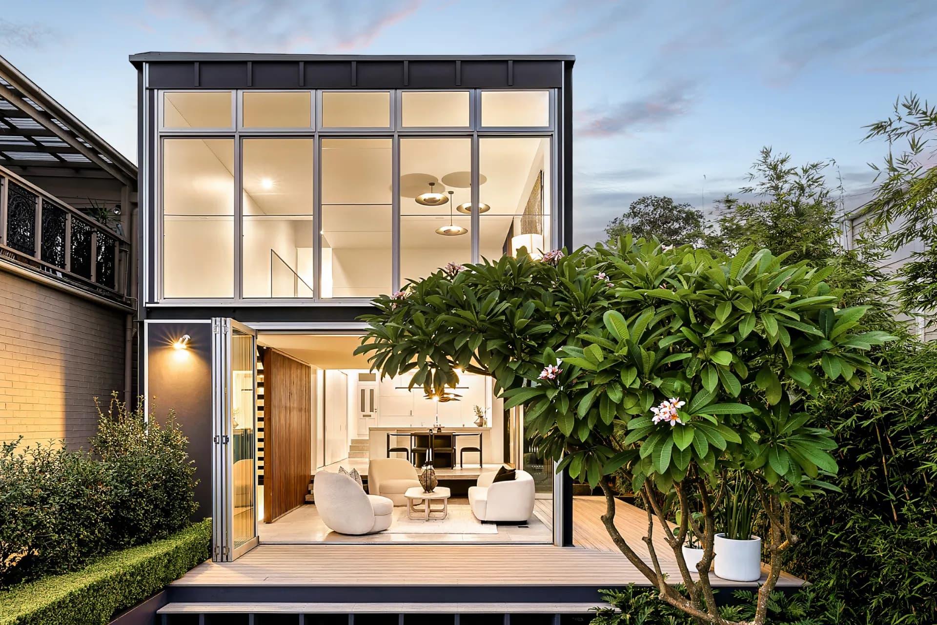15 Dock Road, Birchgrove - Thumbnail 2