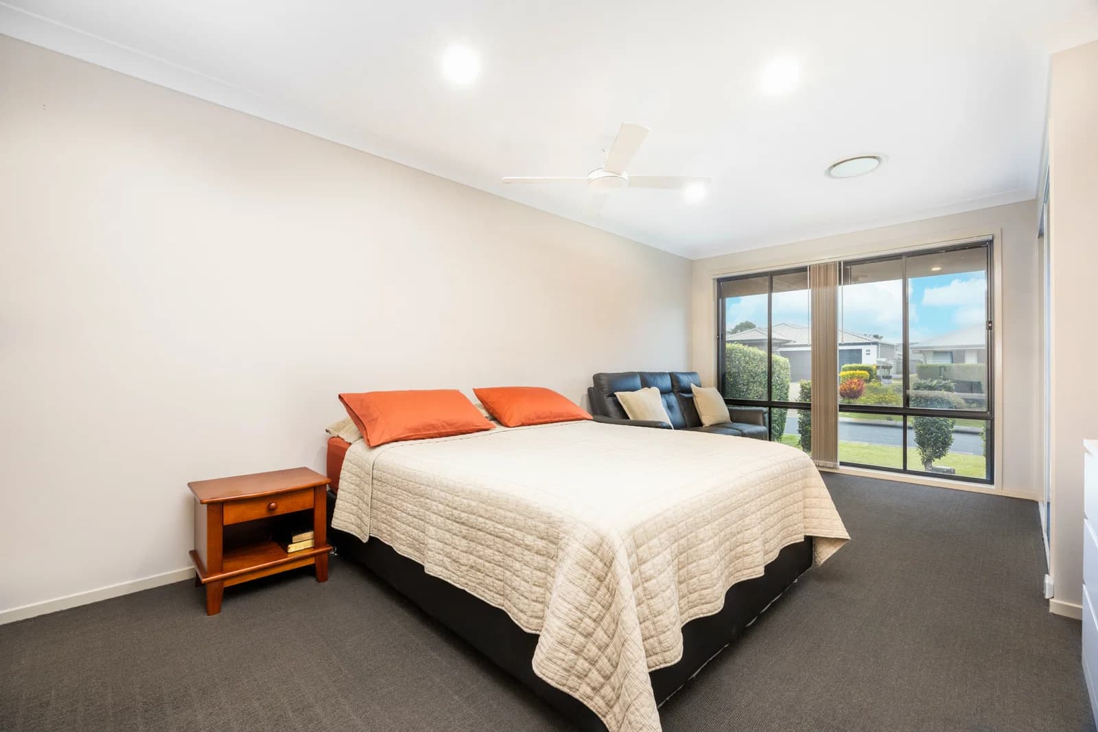 3 Honeyeater Crescent, Dakabin, QLD, 4503, Dakabin - Thumbnail 2