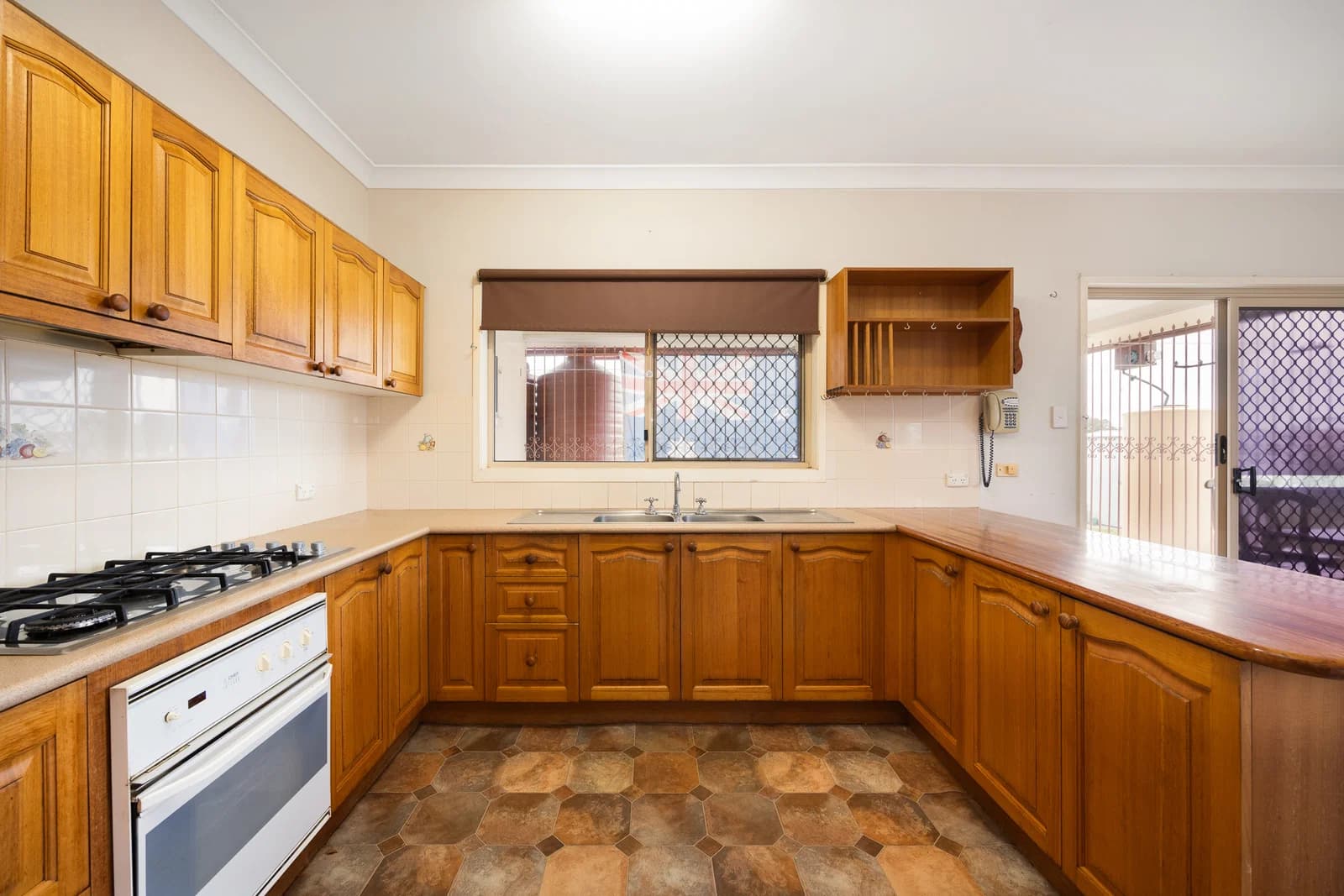 2 Pioneer Drive, Raceview, QLD, 4305, Raceview - Thumbnail 3