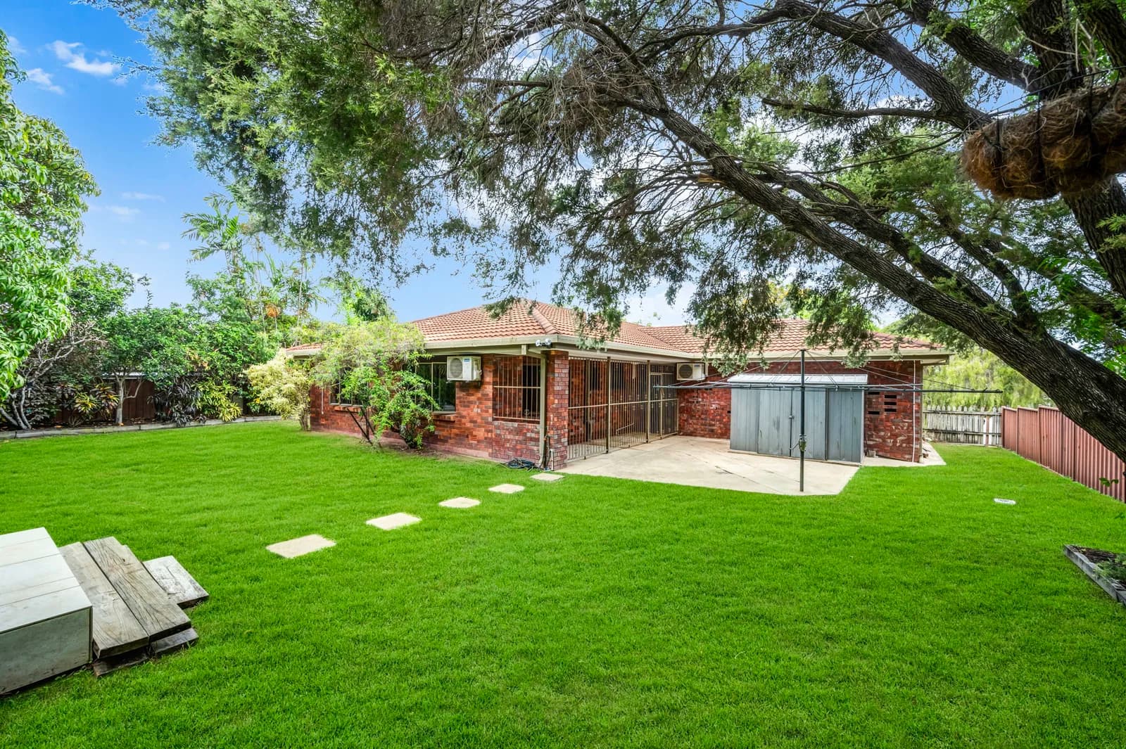 7 Carina Court, Mount Louisa, QLD, 4814, Mount Louisa - Thumbnail 2