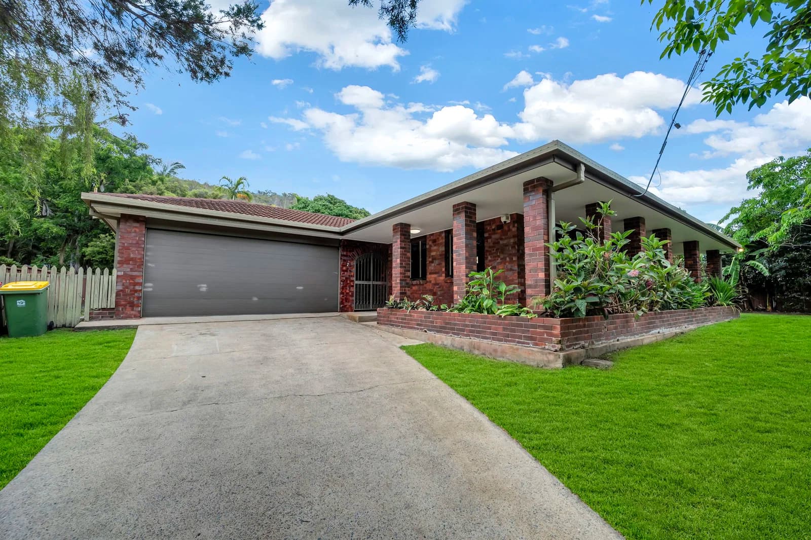 7 Carina Court, Mount Louisa, QLD, 4814, Mount Louisa - Thumbnail 3