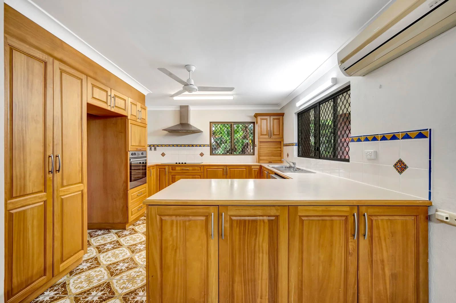 7 Carina Court, Mount Louisa, QLD, 4814, Mount Louisa - Thumbnail 4