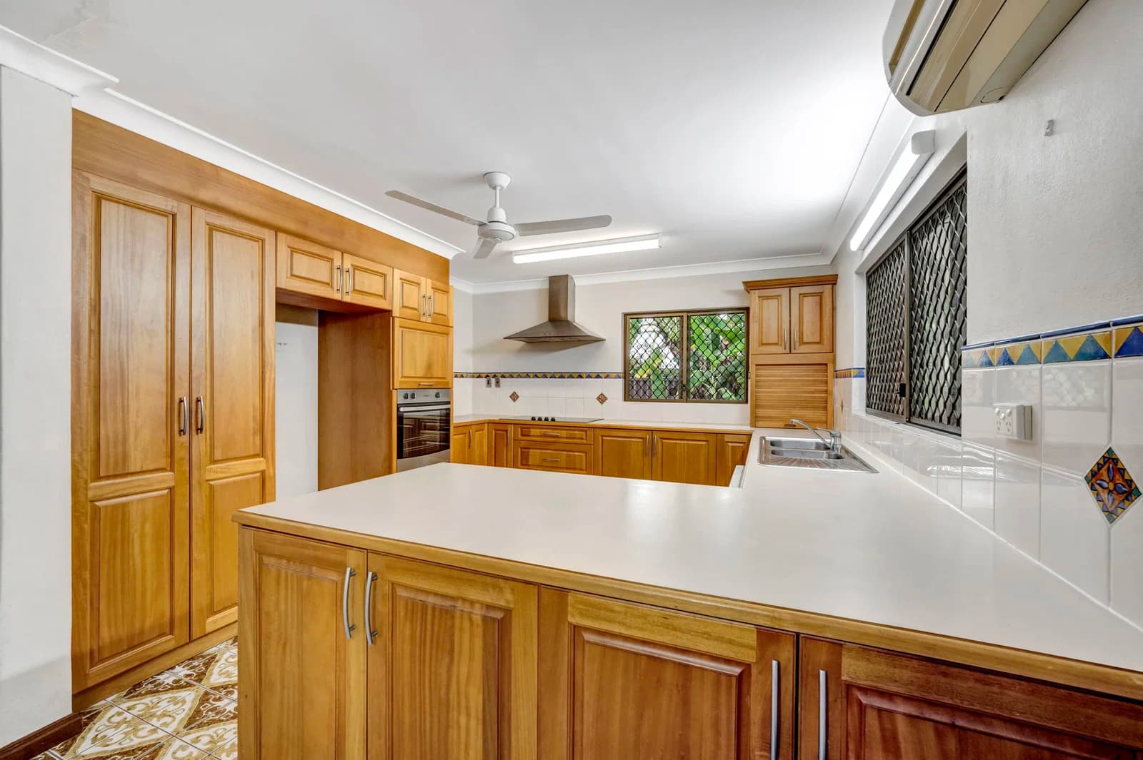 7 Carina Court, Mount Louisa, QLD, 4814, Mount Louisa - Thumbnail 5