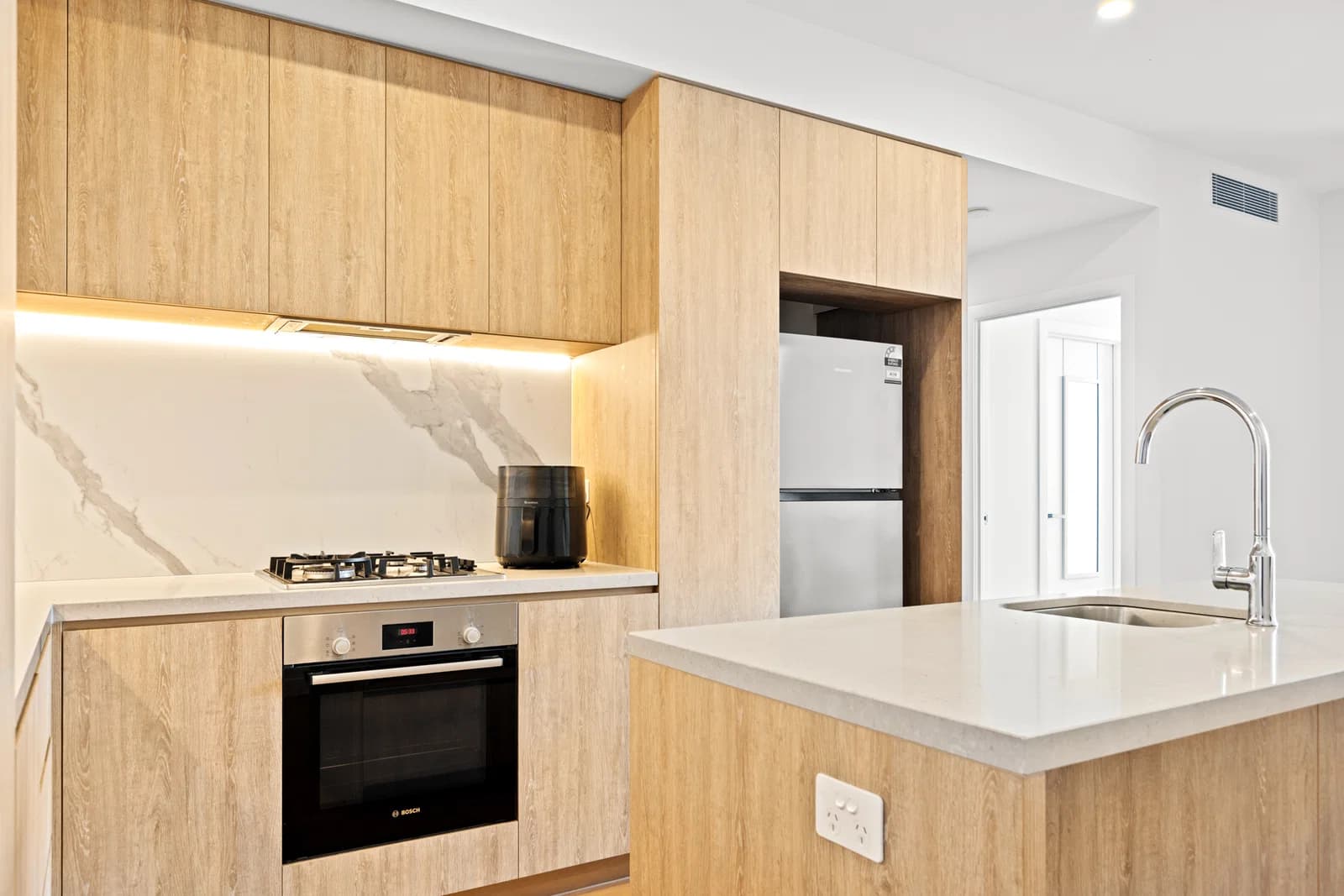 12408/5 The Darling Avenue, Broadbeach, QLD, 4218, Broadbeach - Thumbnail 2