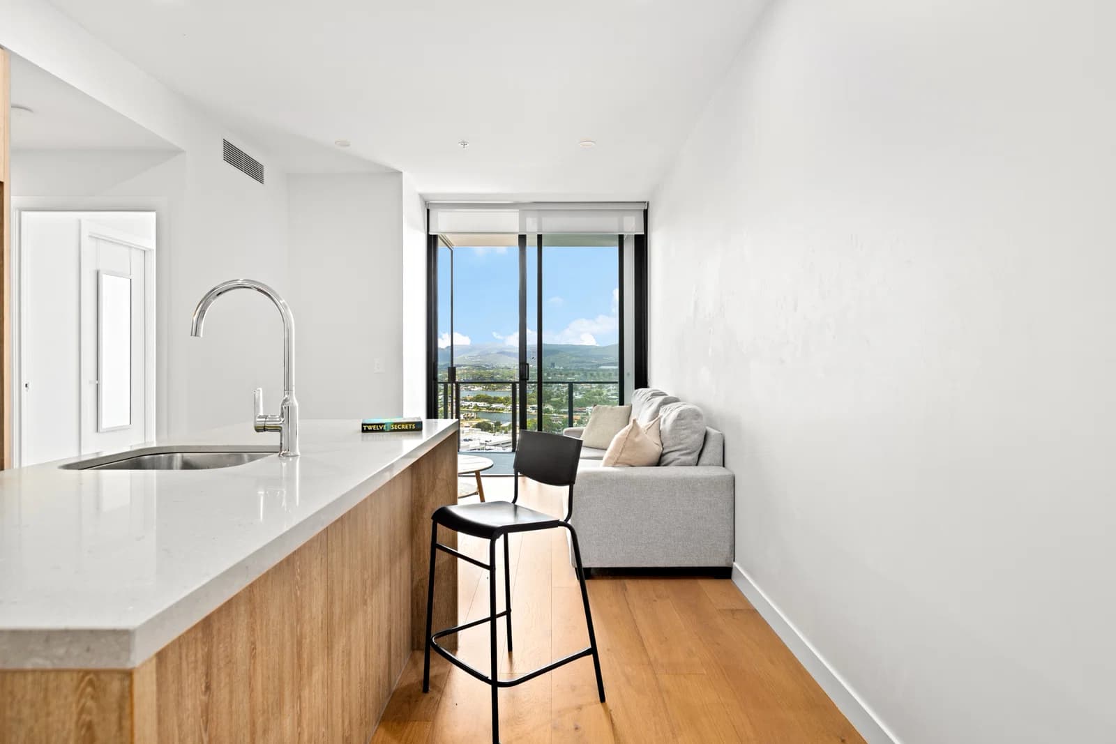 12408/5 The Darling Avenue, Broadbeach, QLD, 4218, Broadbeach - Thumbnail 3