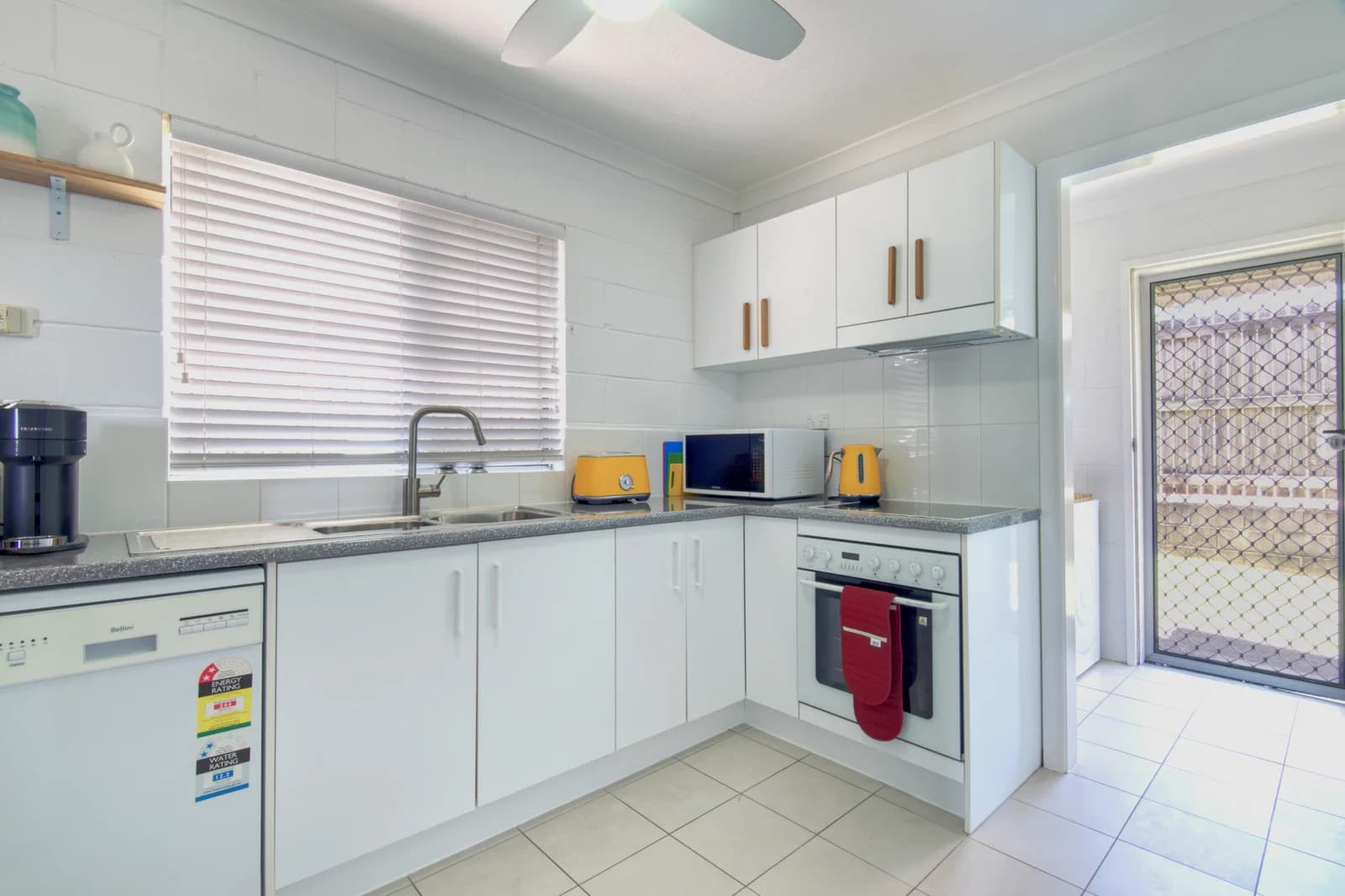 1/2 Pettigrew Street, Mooloolaba, QLD, 4557, Mooloolaba - Thumbnail 4