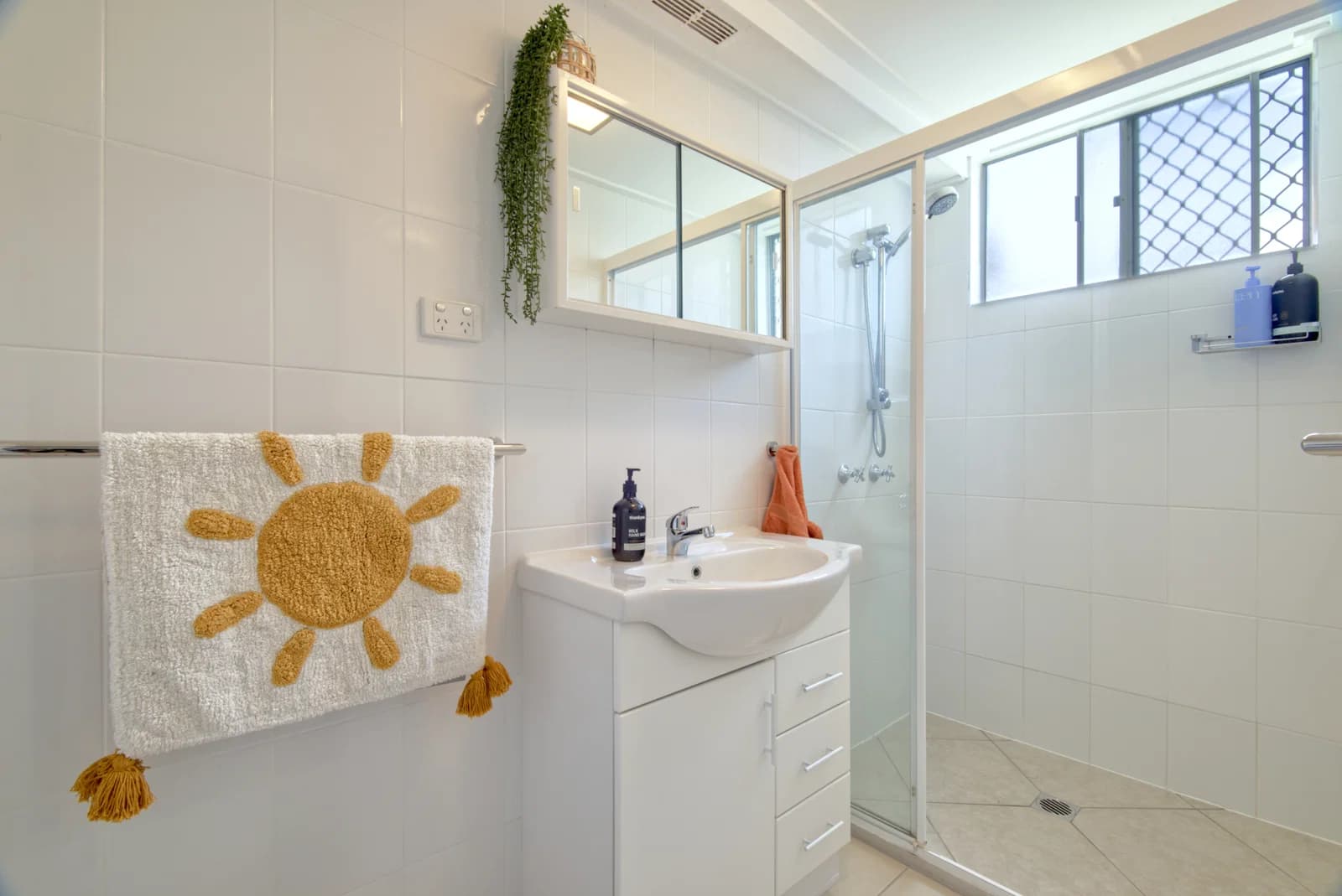 1/2 Pettigrew Street, Mooloolaba, QLD, 4557, Mooloolaba - Thumbnail 8