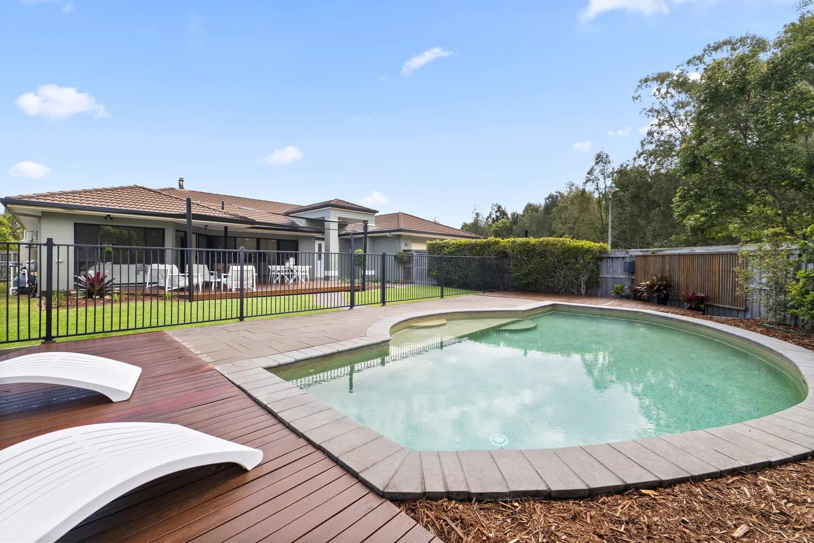 2 Nutmeg Court, Birkdale, QLD, 4159, Birkdale - Thumbnail 2