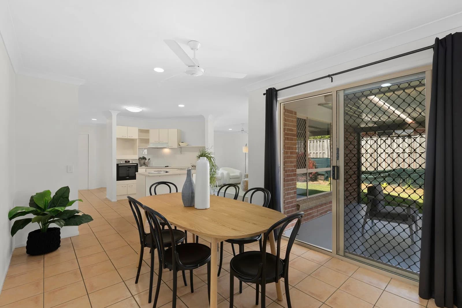 38 Samantha Street, Wynnum West, QLD, 4178, Wynnum West - Thumbnail 4