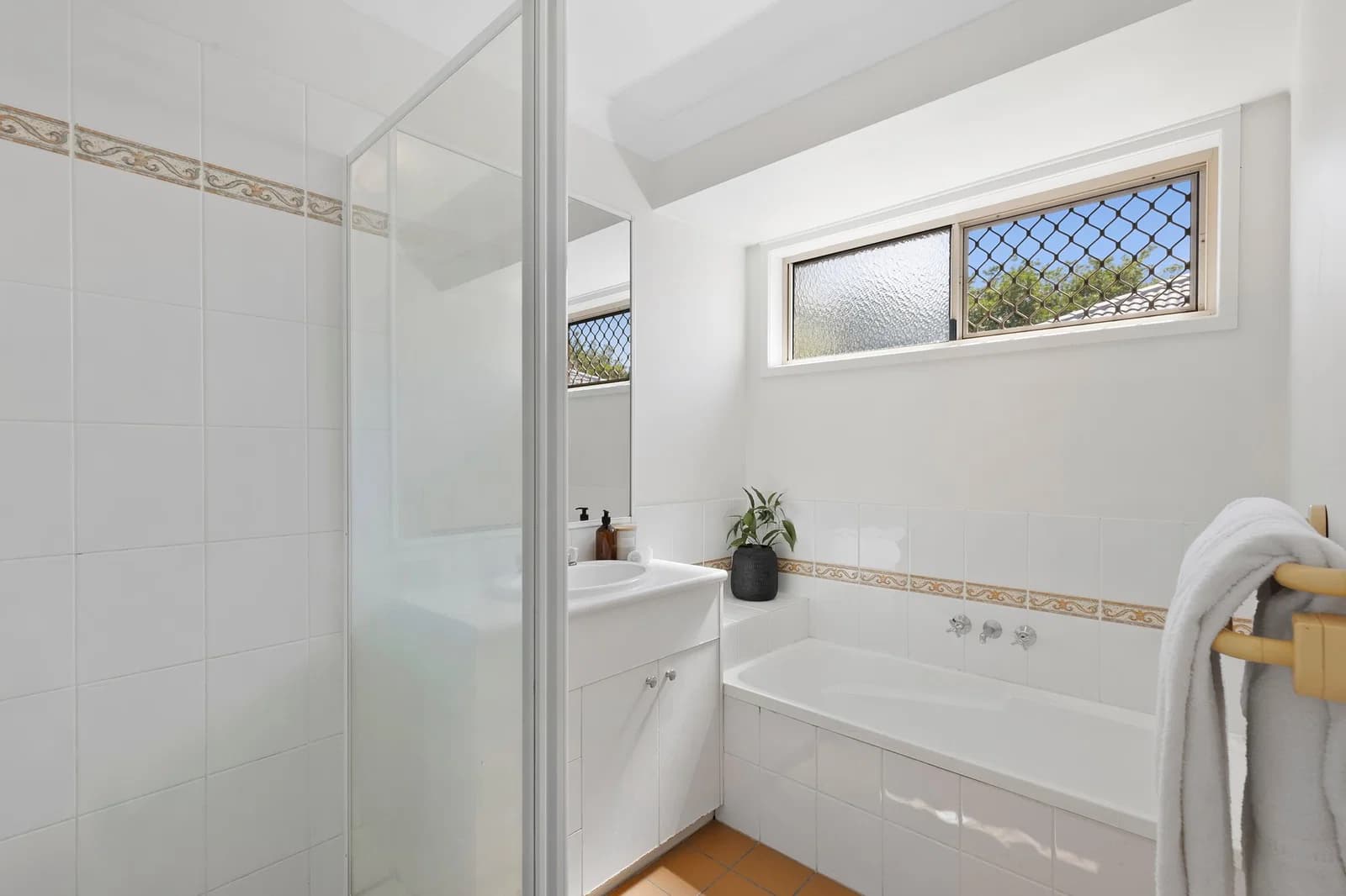 38 Samantha Street, Wynnum West, QLD, 4178, Wynnum West - Thumbnail 5