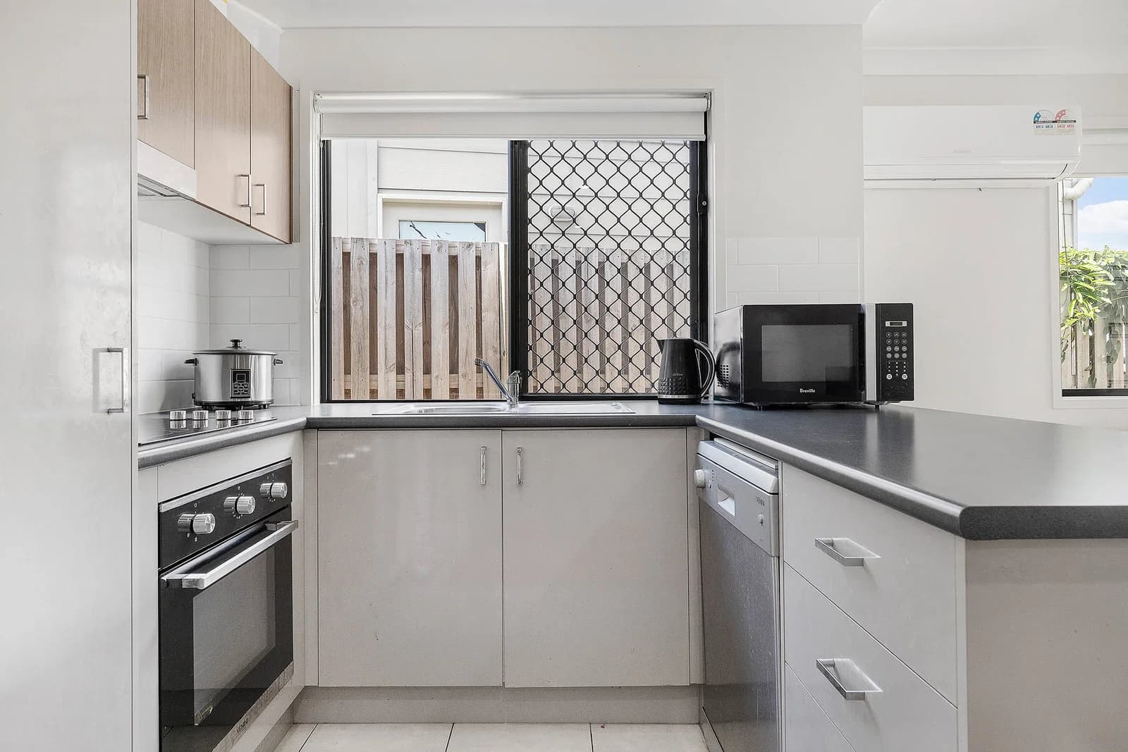 48 Spruce Street, Loganlea, QLD, 4131, Loganlea - Thumbnail 2