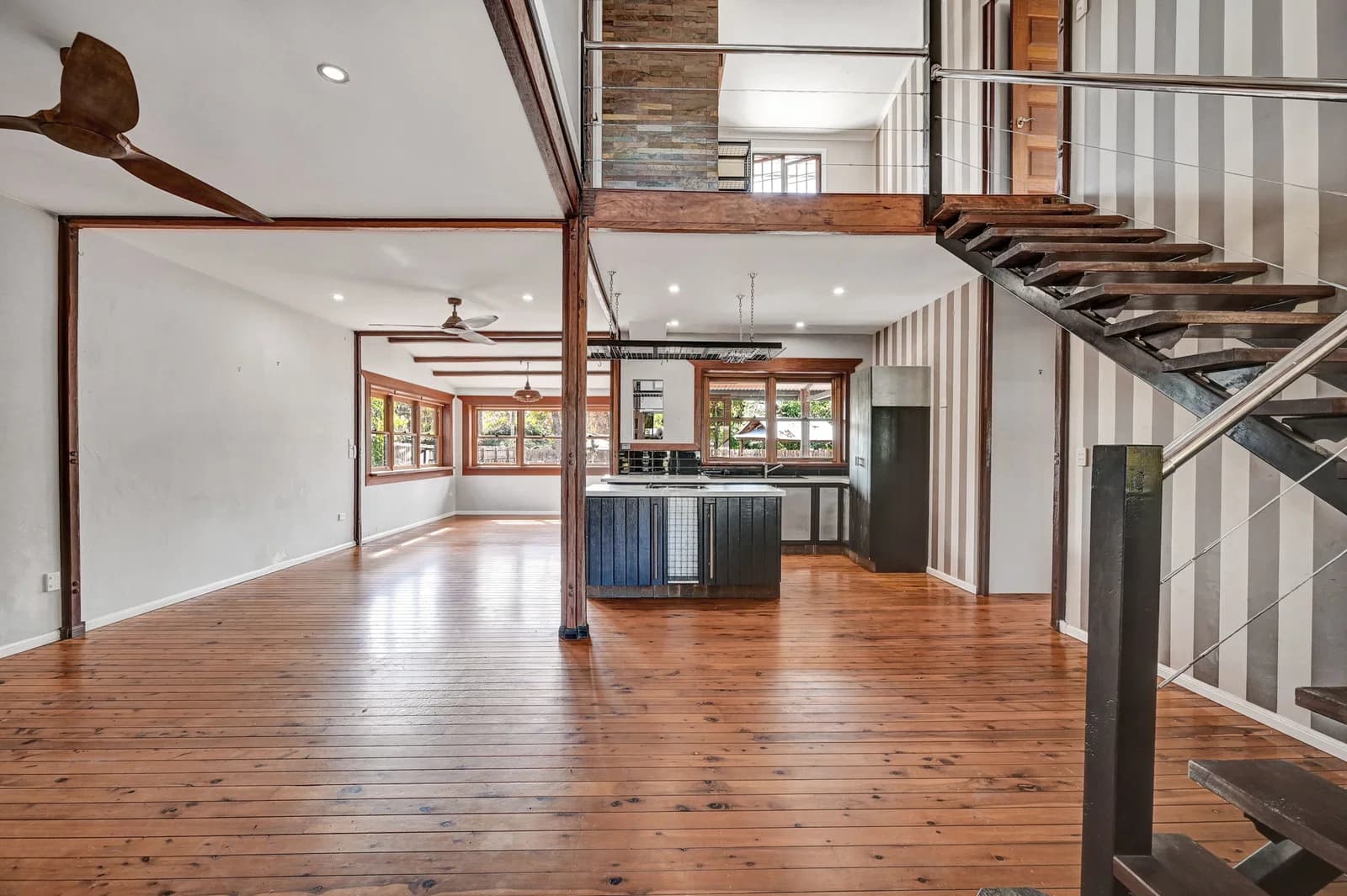6 Mostyn Crescent, Bushland Beach, QLD, 4818, Bushland Beach - Thumbnail 3