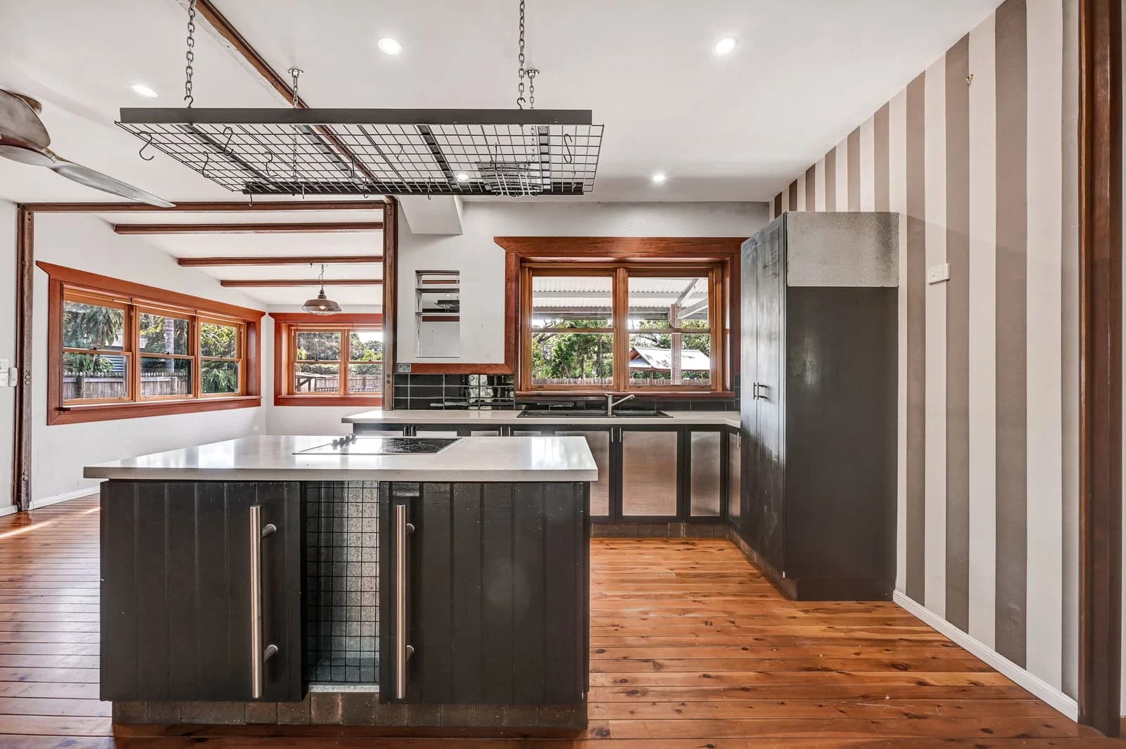 6 Mostyn Crescent, Bushland Beach, QLD, 4818, Bushland Beach - Thumbnail 5
