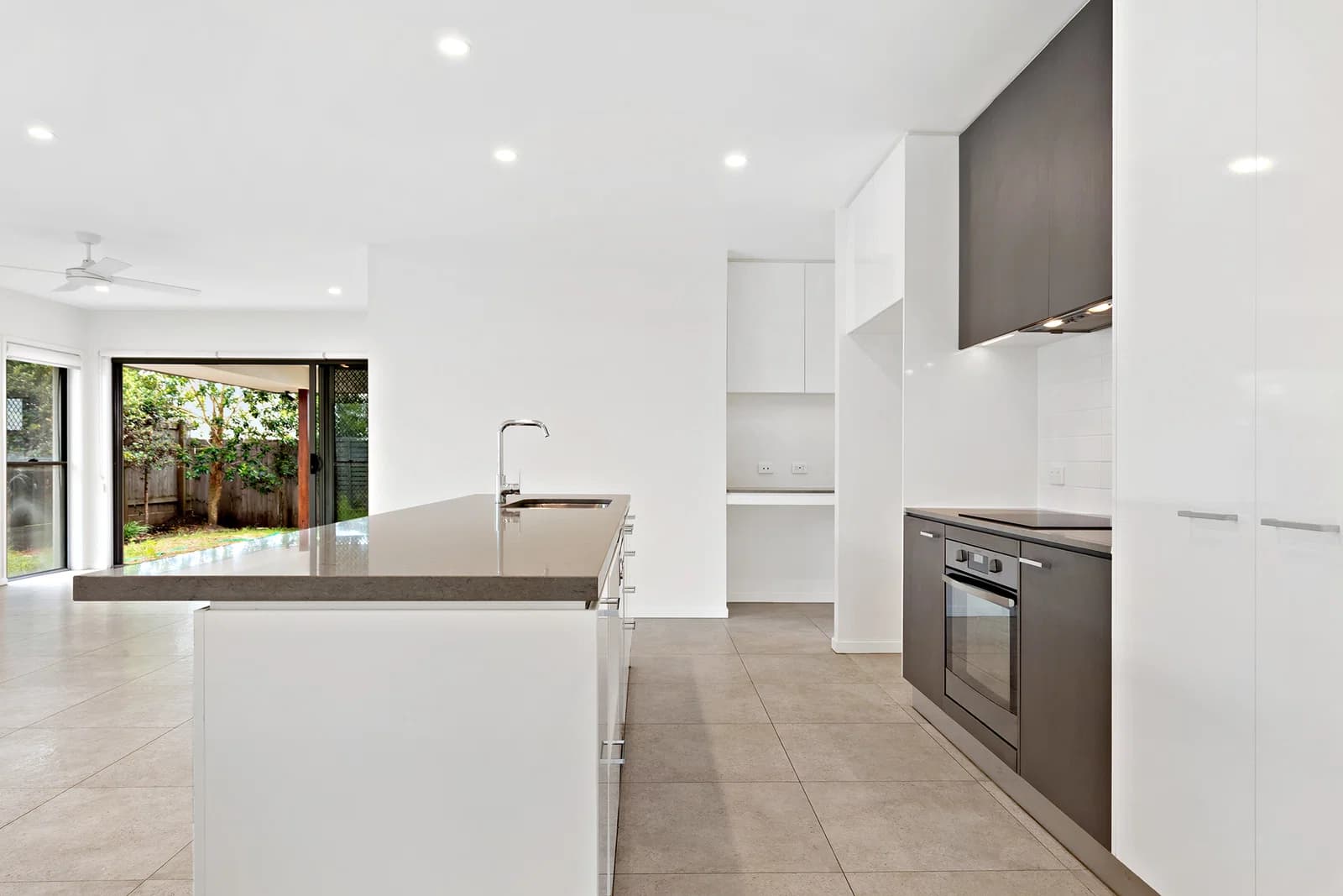 11 Ellabay Crescent, Redland Bay, QLD, 4165, Redland Bay - Thumbnail 6