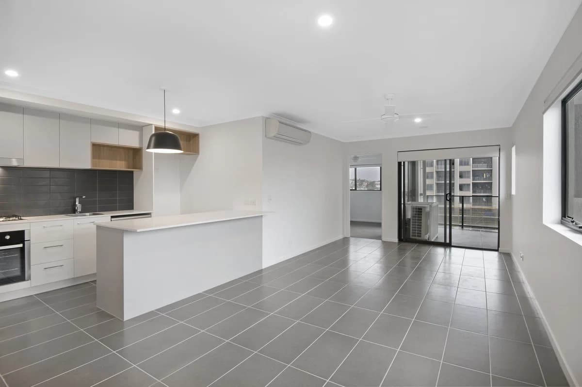 706/9-15 Regina Street, Greenslopes, QLD, 4120, Greenslopes - Thumbnail 2