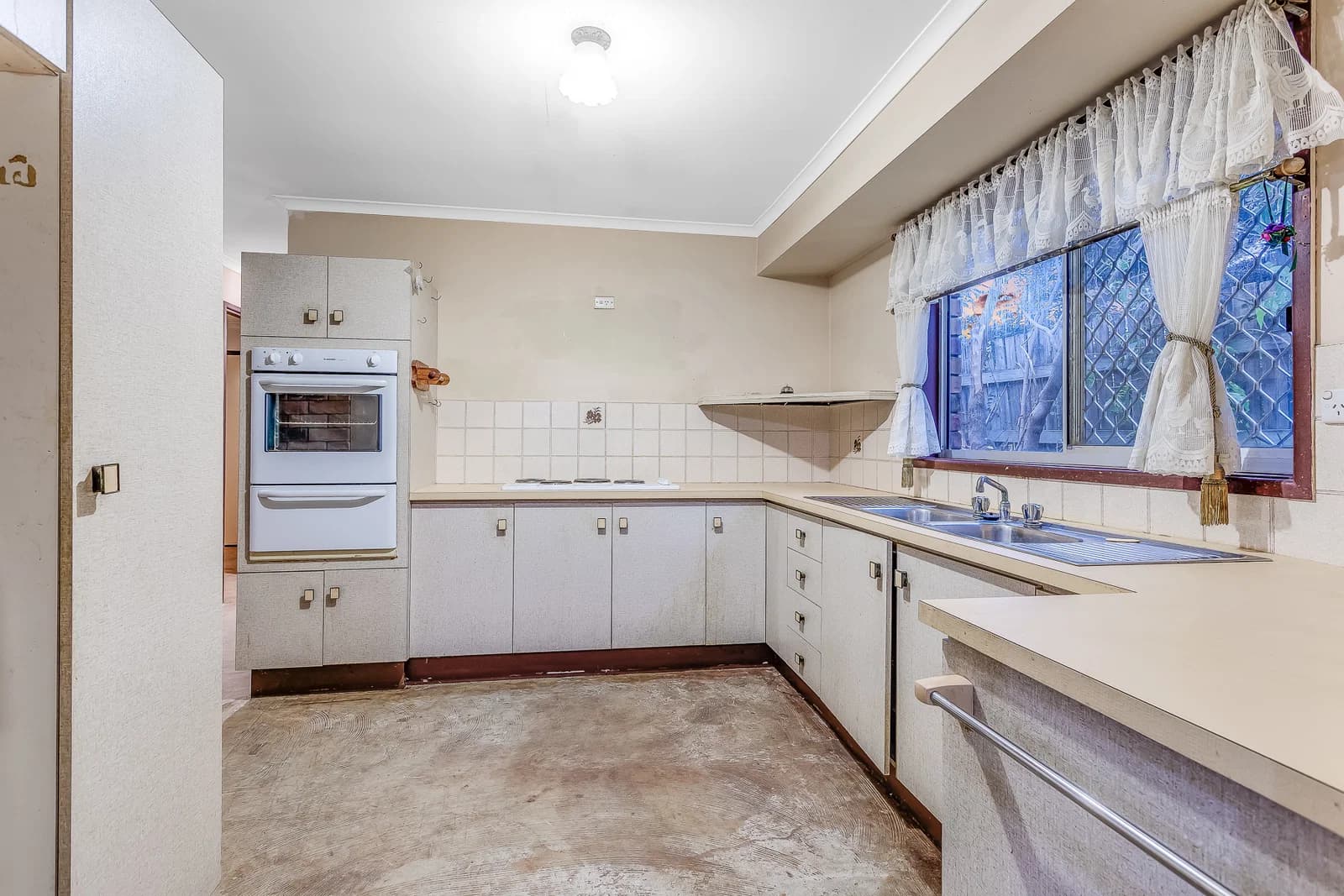 1202 Old North Crescent Strathpine QLD 4500, Strathpine - Thumbnail 3